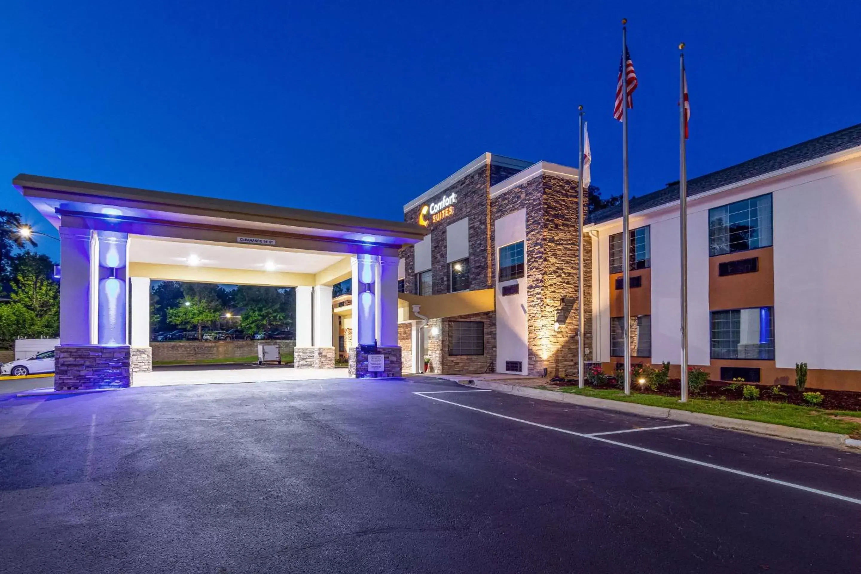 Property Building in Comfort Suites