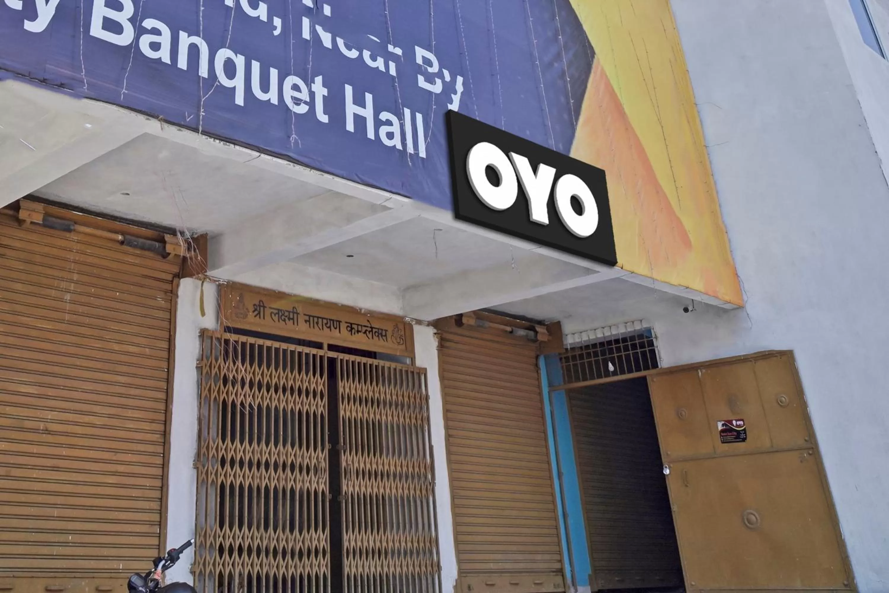 Facade/entrance in OYO Flagship Hotel Sun City