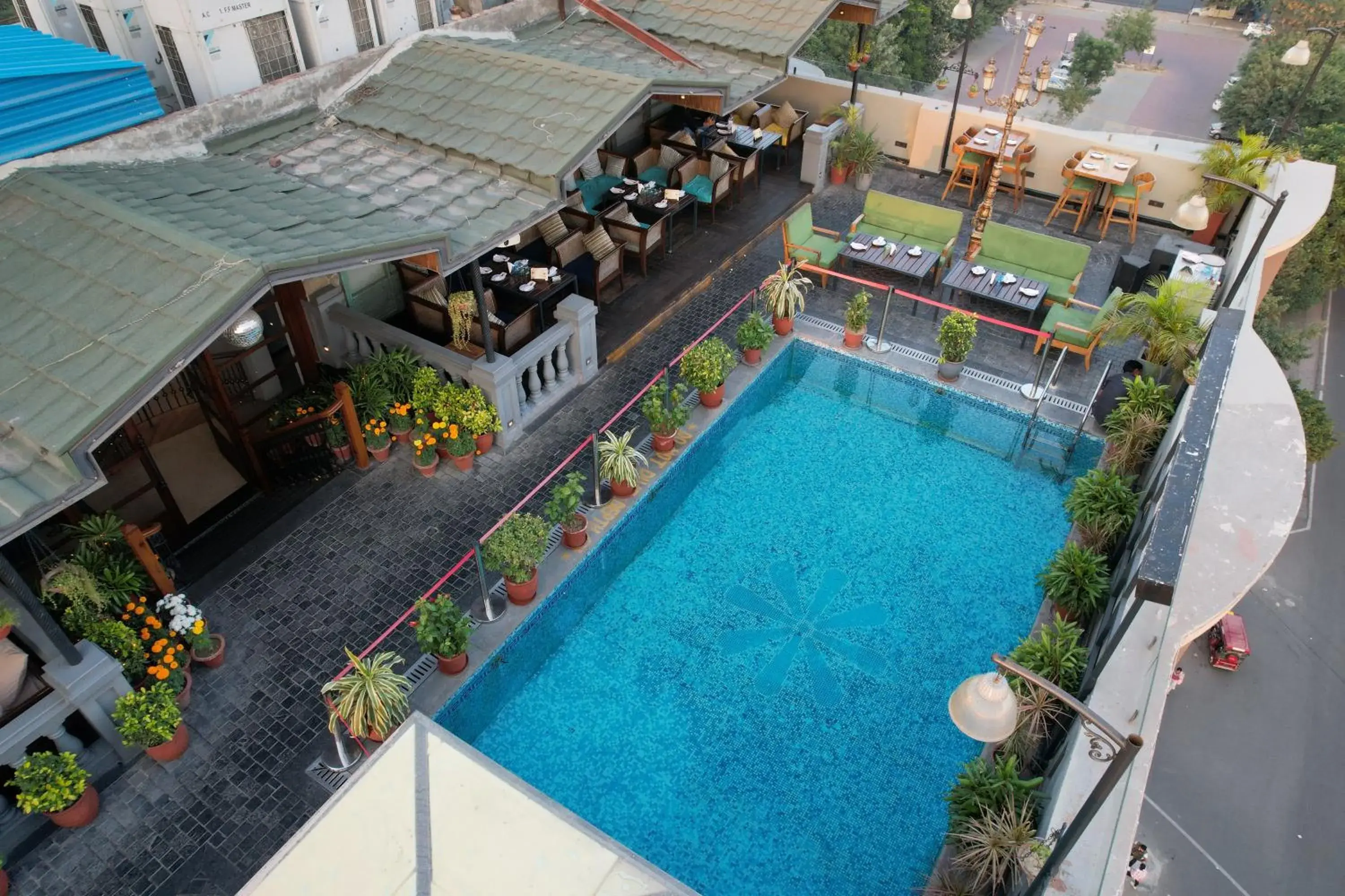 Swimming pool in Best Western Merrion Swimming pool in Best Western Merrion