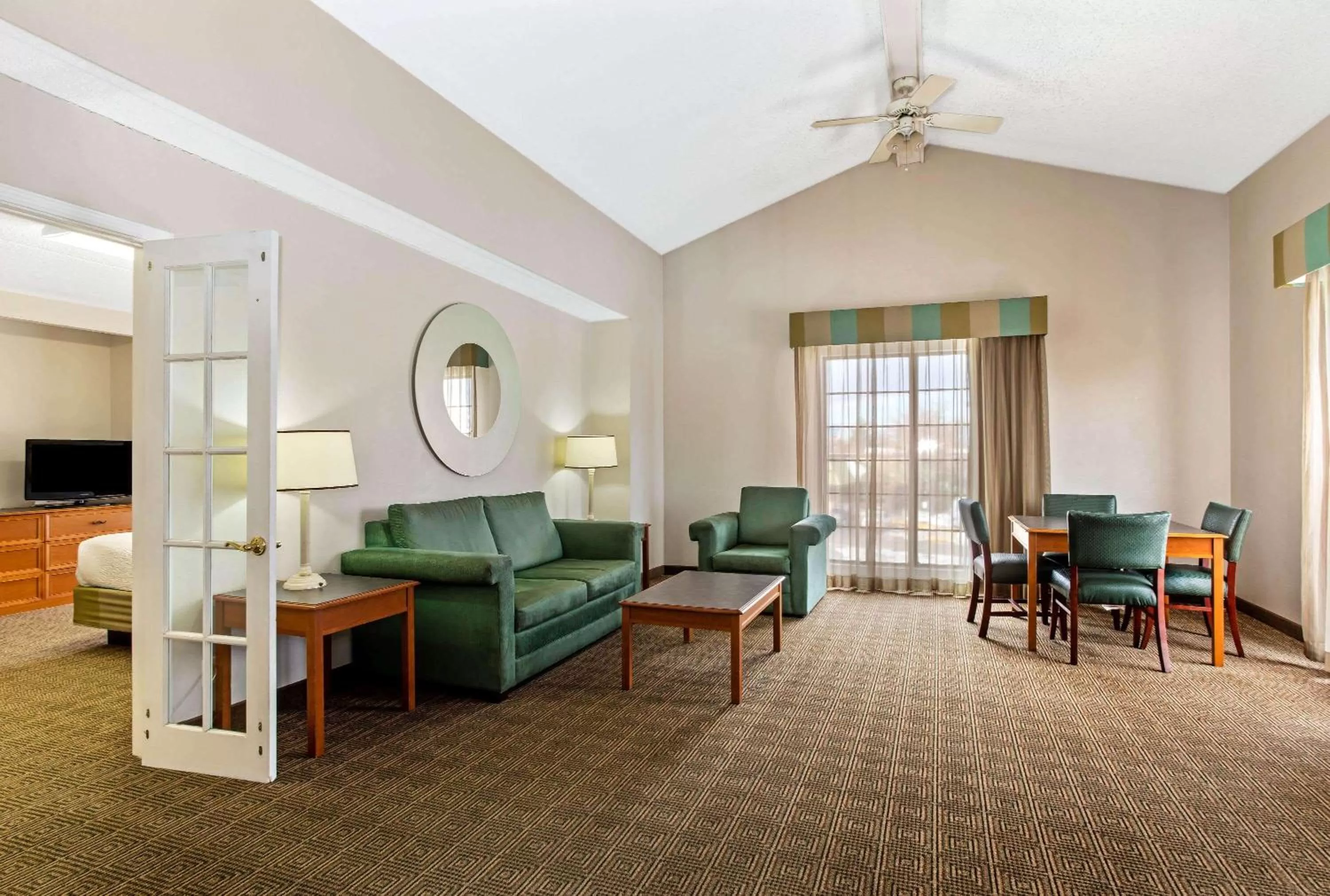 Photo of the whole room in La Quinta Inn by Wyndham Denver Northglenn