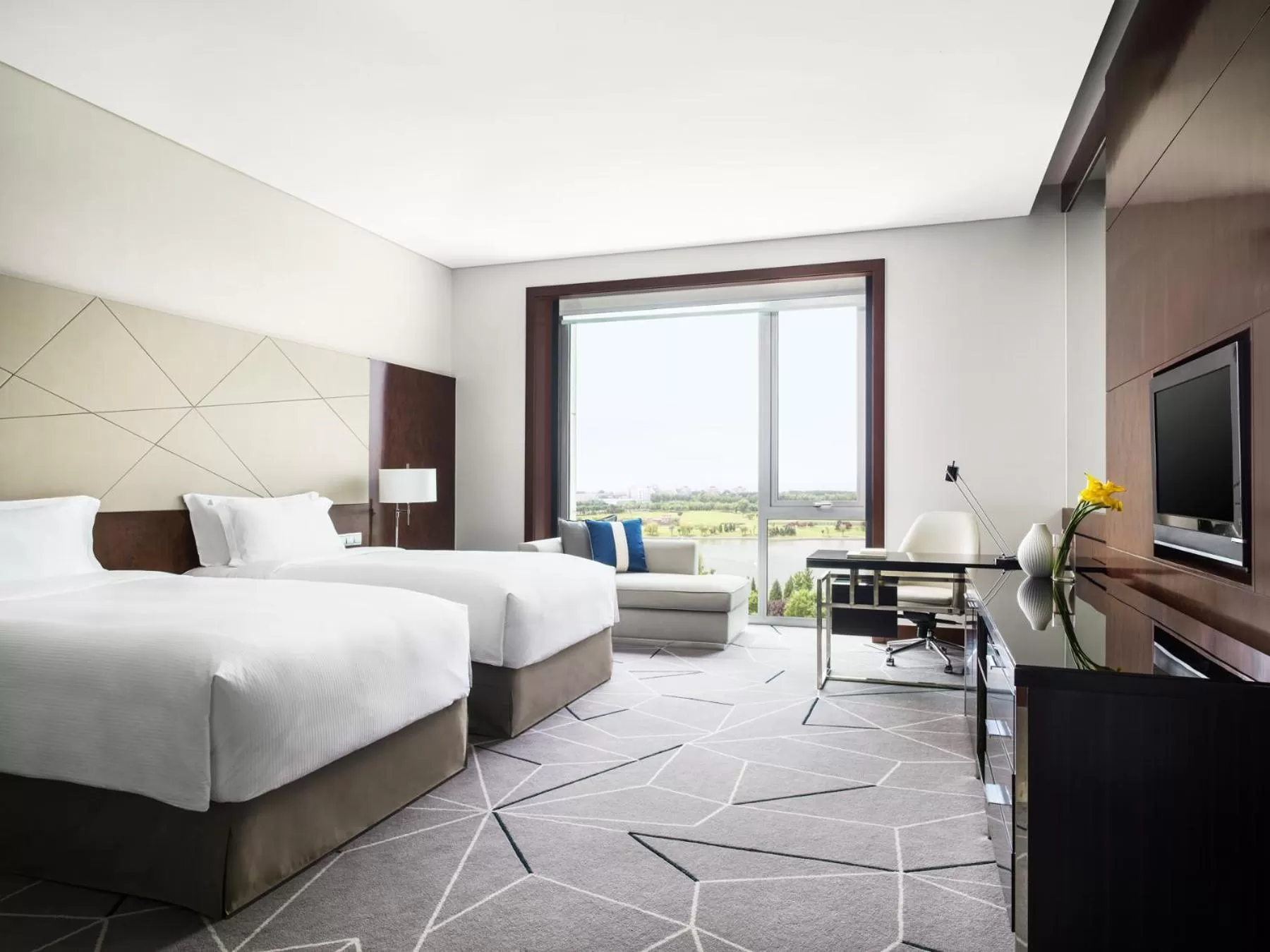 Photo of the whole room, Bed in Cordis, Beijing Capital Airport By Langham Hospitality Group