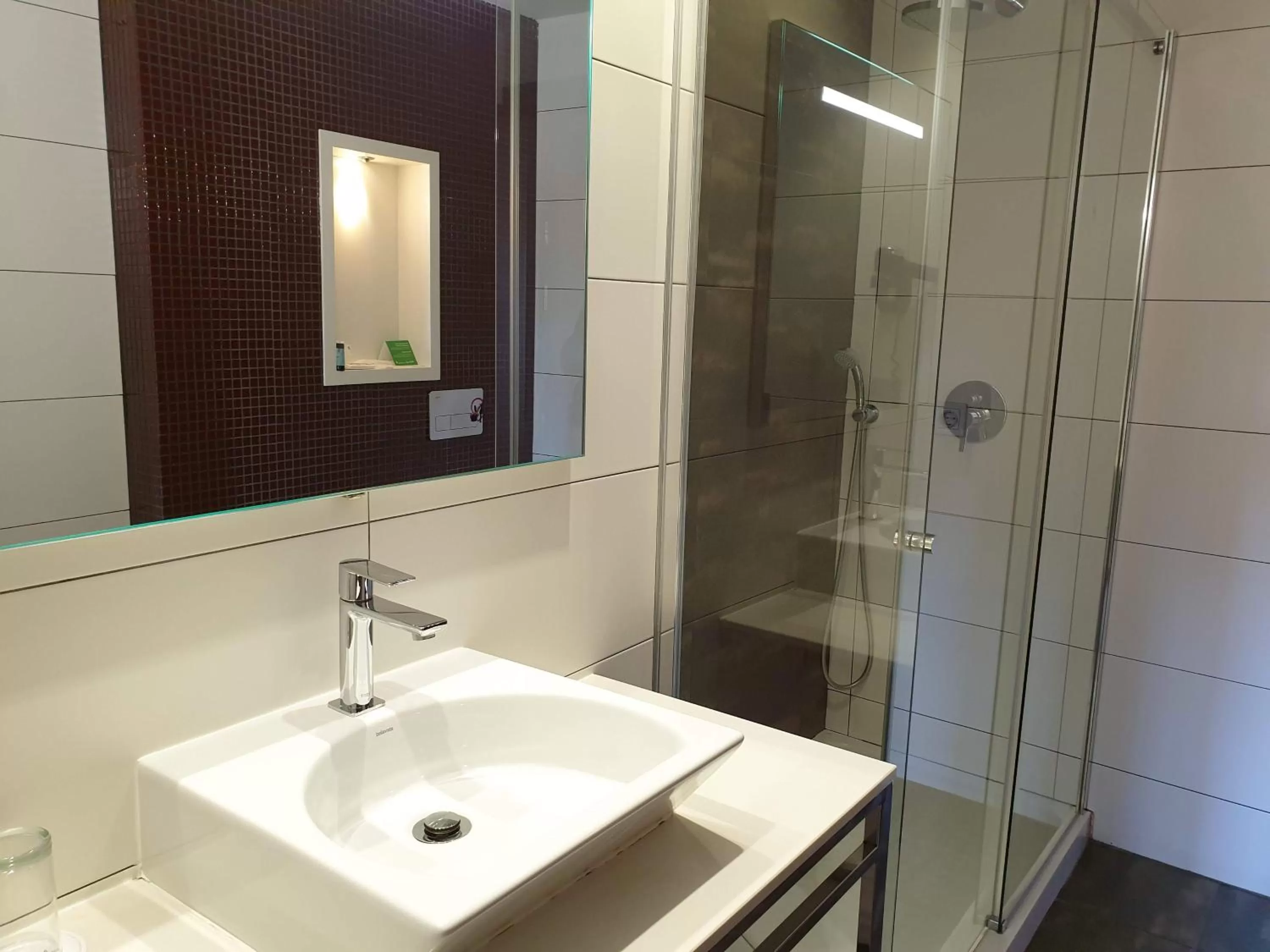 Shower in Gran Hotel Botánicos