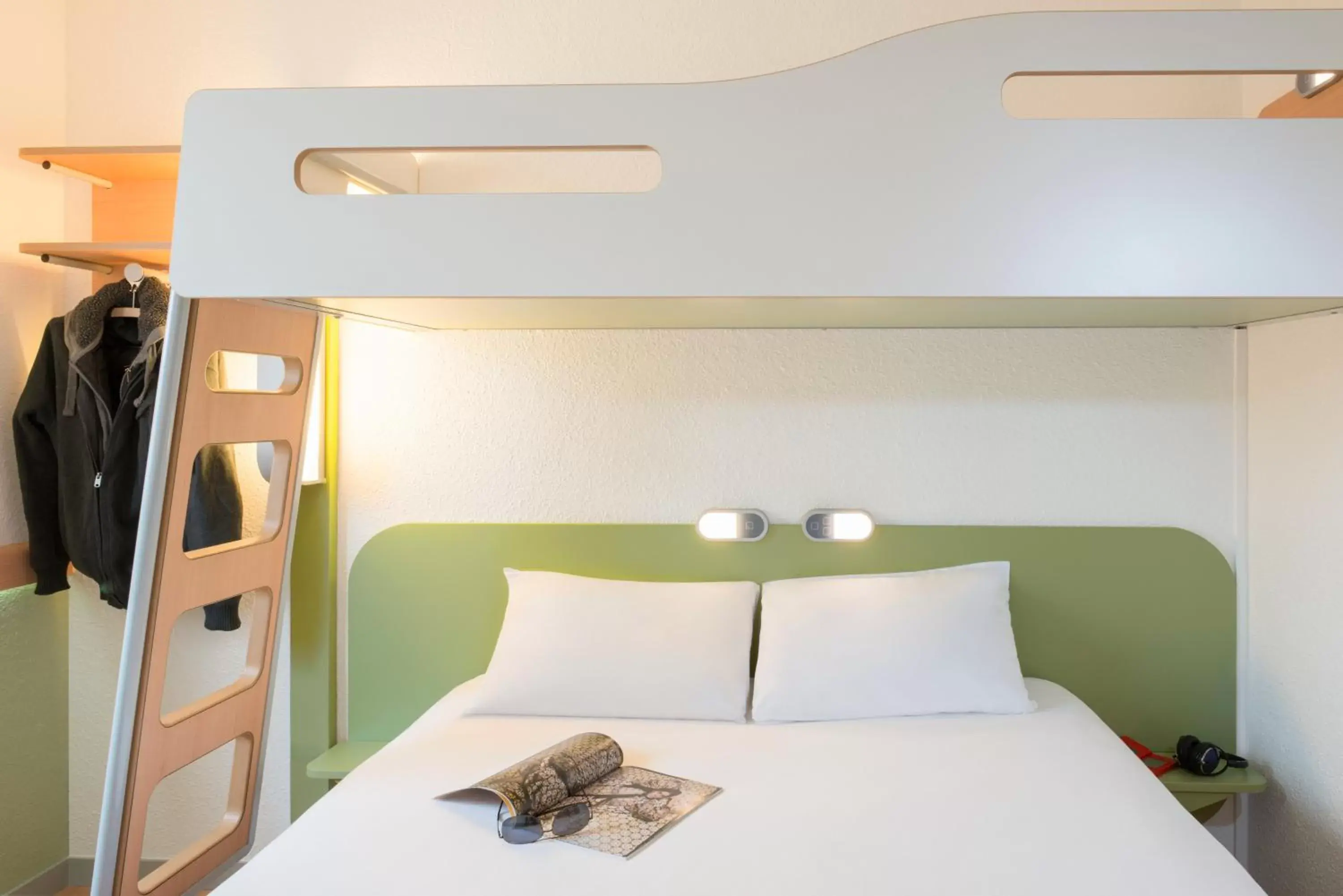 bunk bed, Bed in Hotel Ibis Budget Lyon Eurexpo -