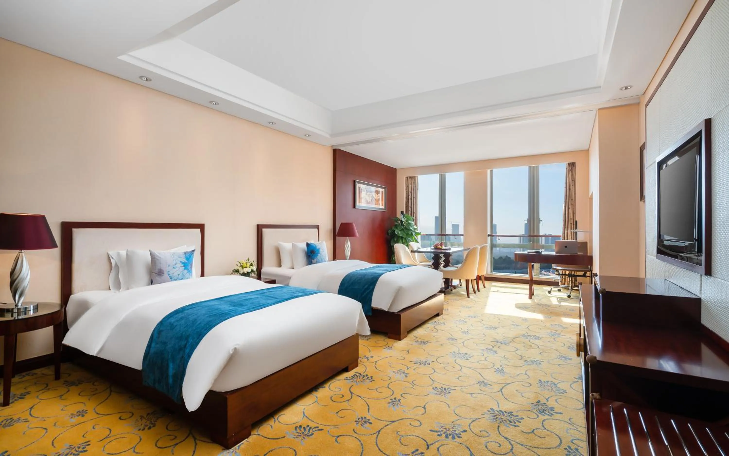 Bedroom, Bed in Howard Johnson Tropical Garden Plaza Kunming