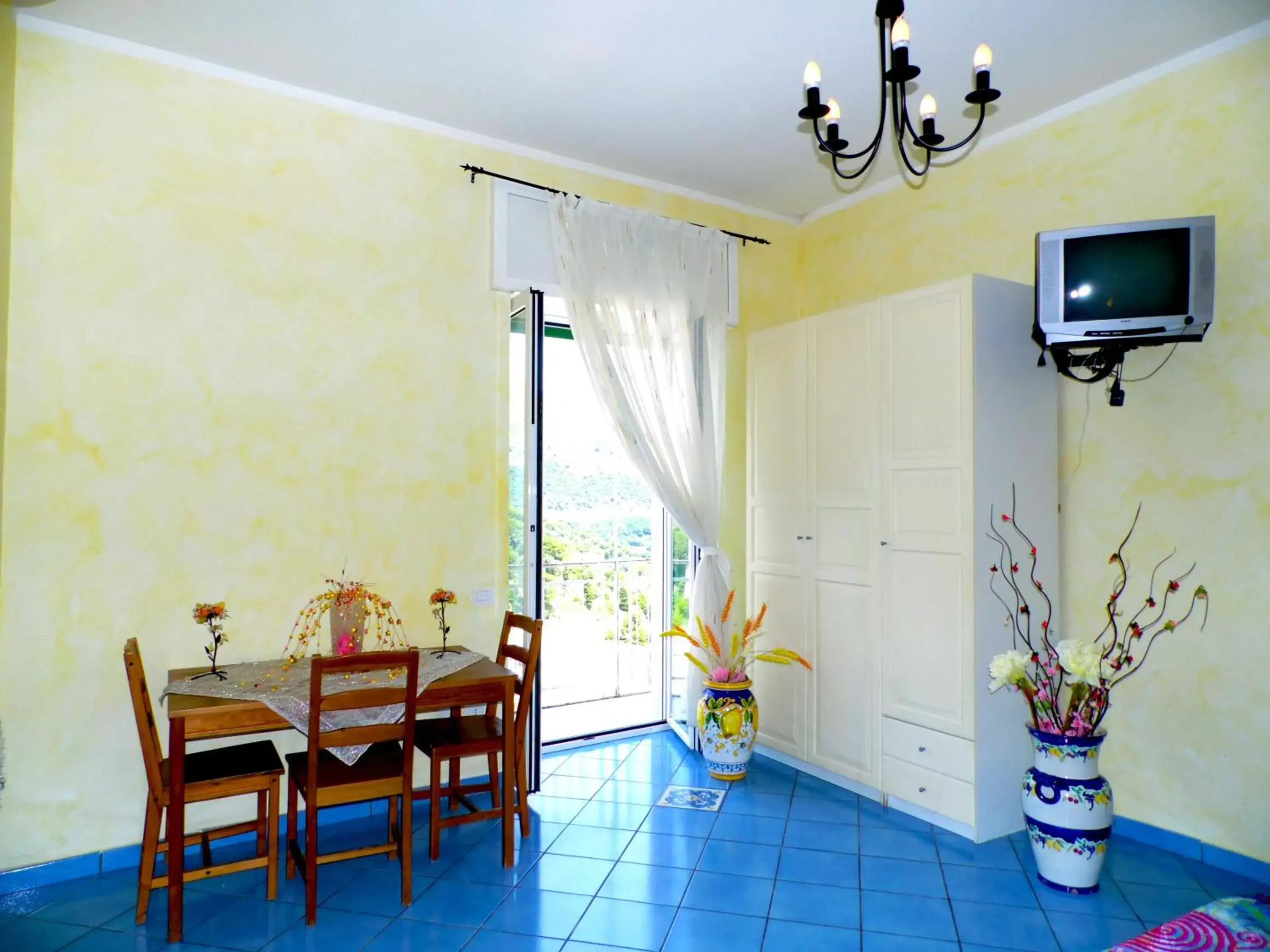 Photo of the whole room, Dining Area in Dimora Carlo III