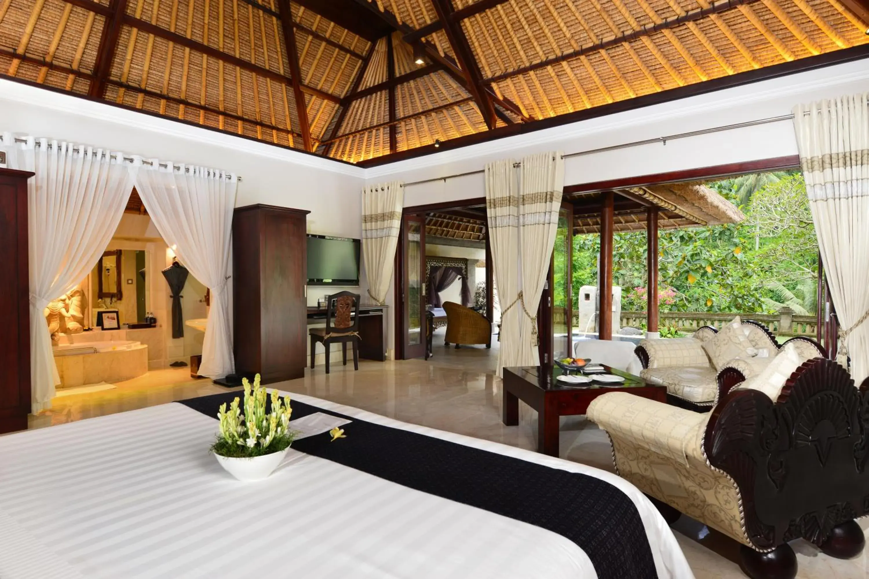Bedroom, Seating Area in Viceroy Bali