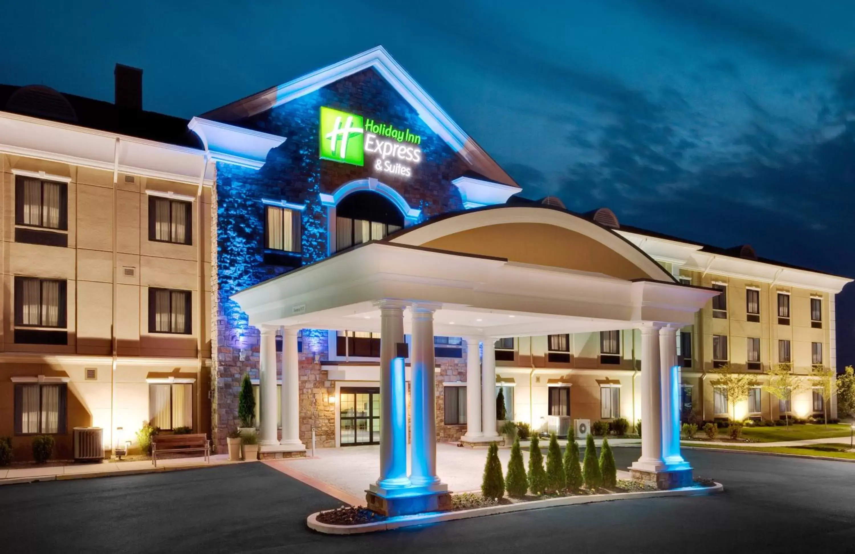 Property Building in Holiday Inn Express Hotel & Suites Warminster-Horsham, an IHG Hotel