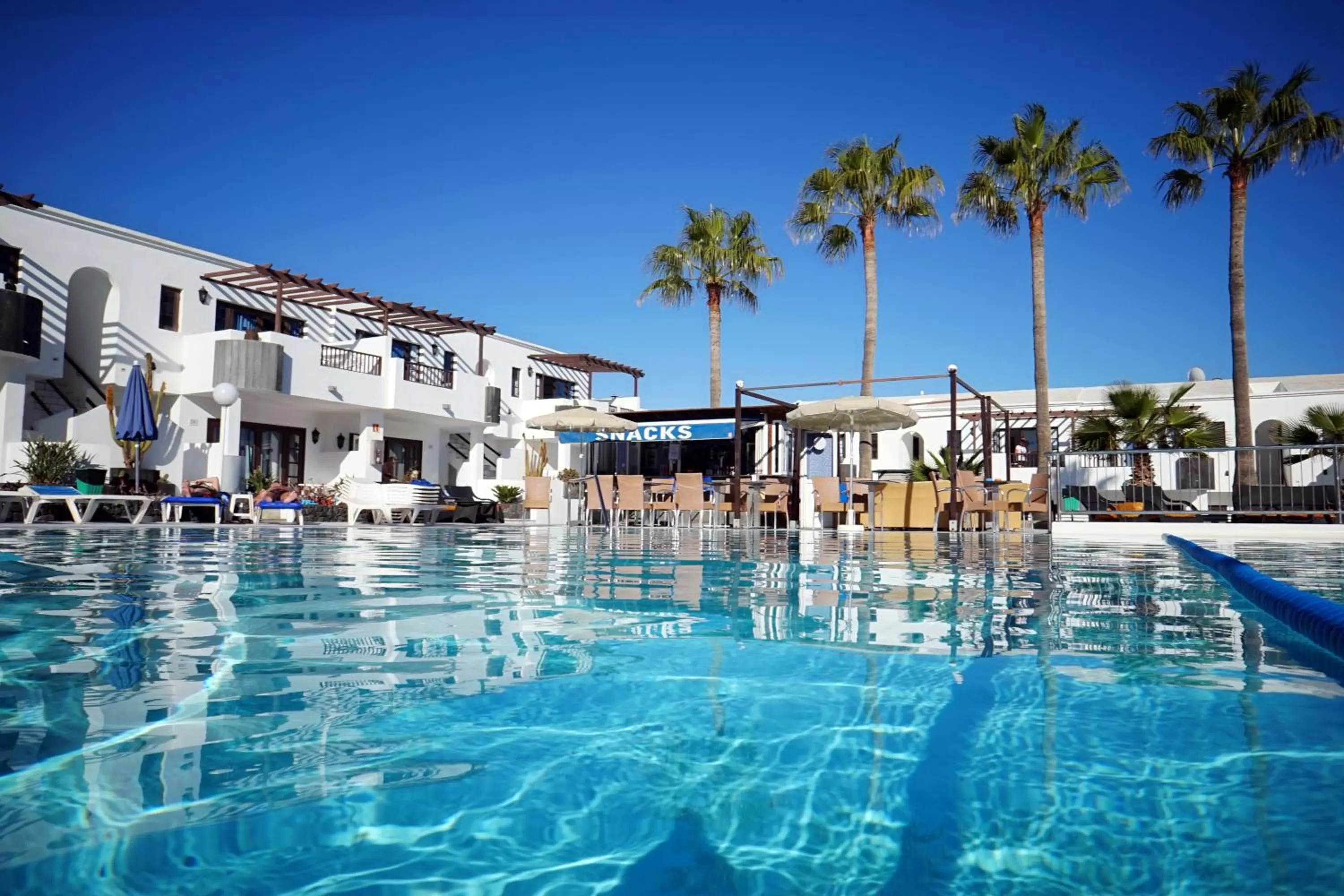 Property building in Plaza Azul