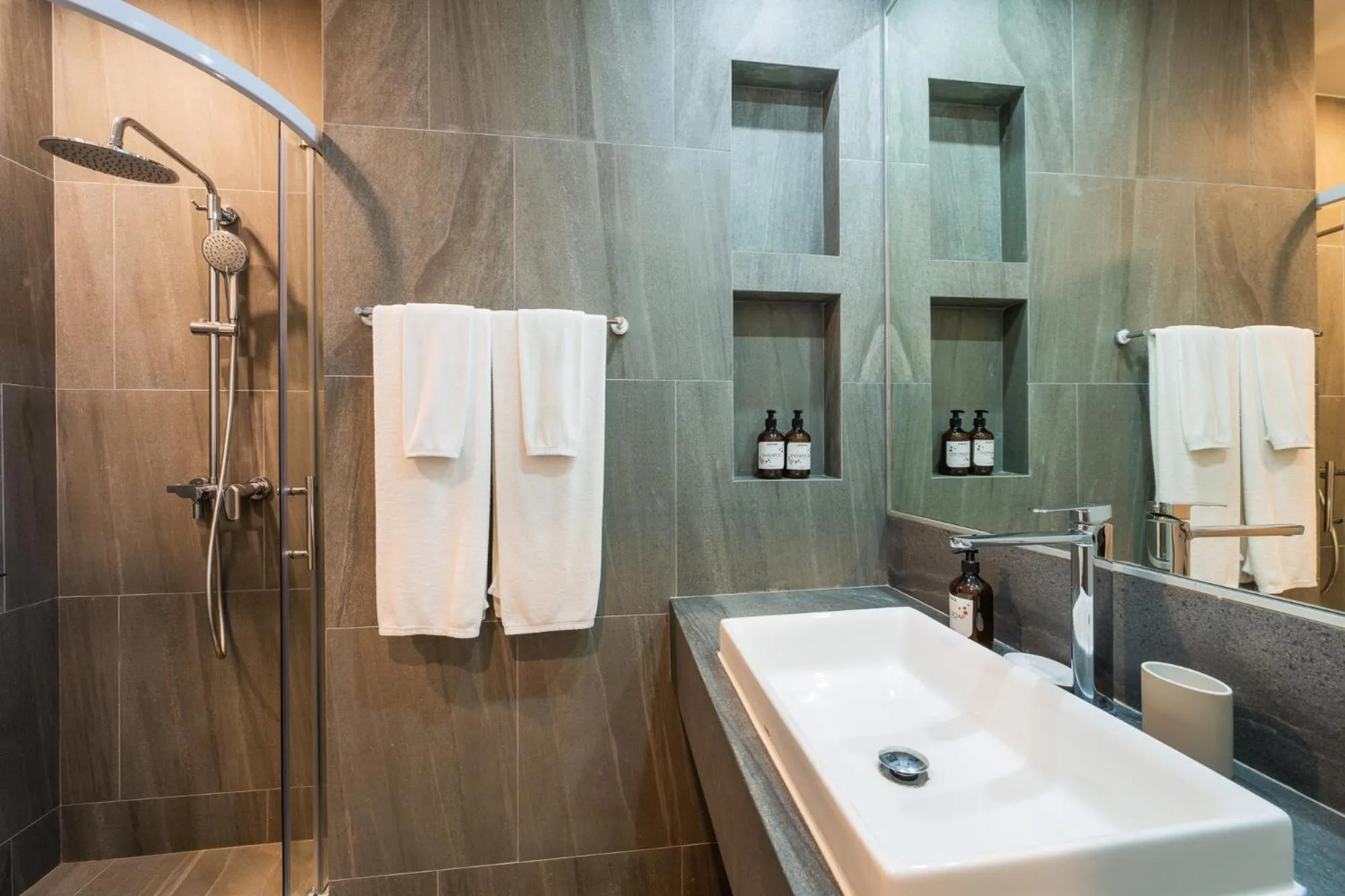 Shower in HOMA Phuket Town