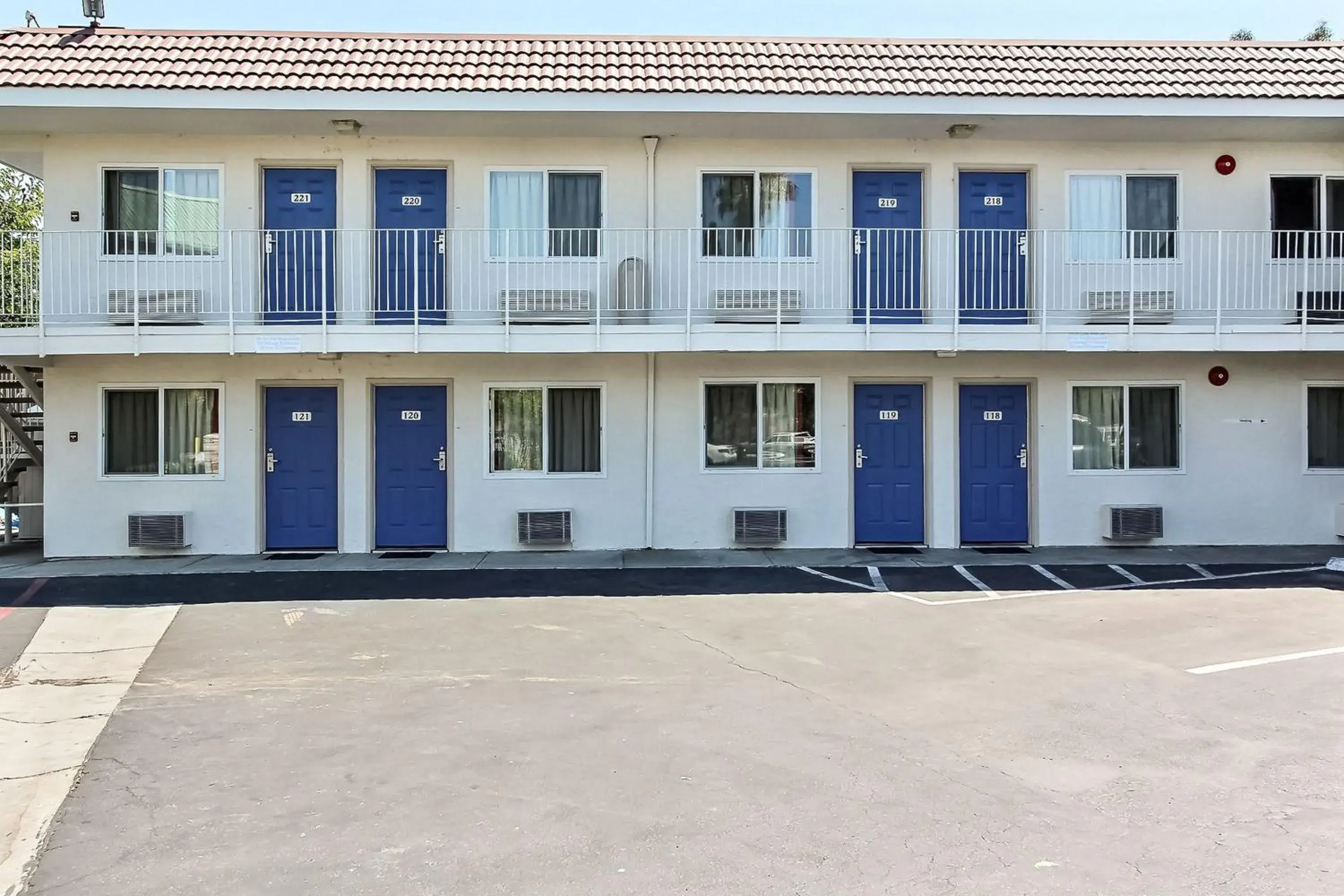 Facade/entrance, Property Building in Motel 6-Campbell, CA - San Jose