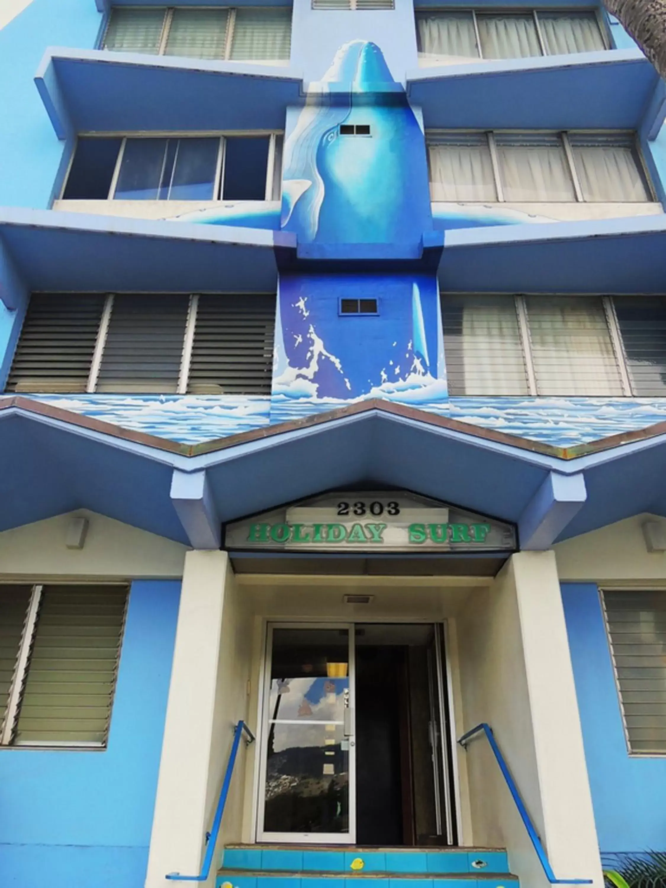 Facade/entrance, Property Building in Holiday Surf Hotel (with full kitchen)