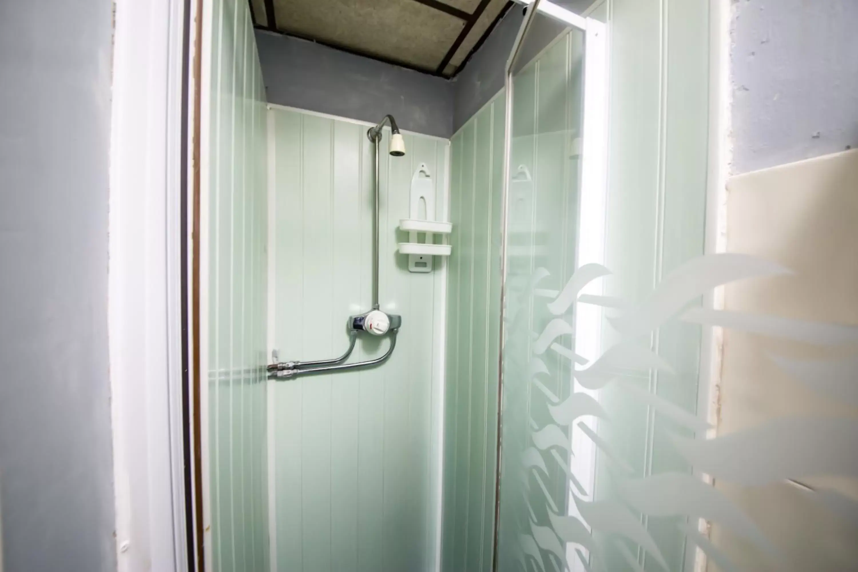 Shower, Bathroom in MyRoomz Silver Strand Hotel