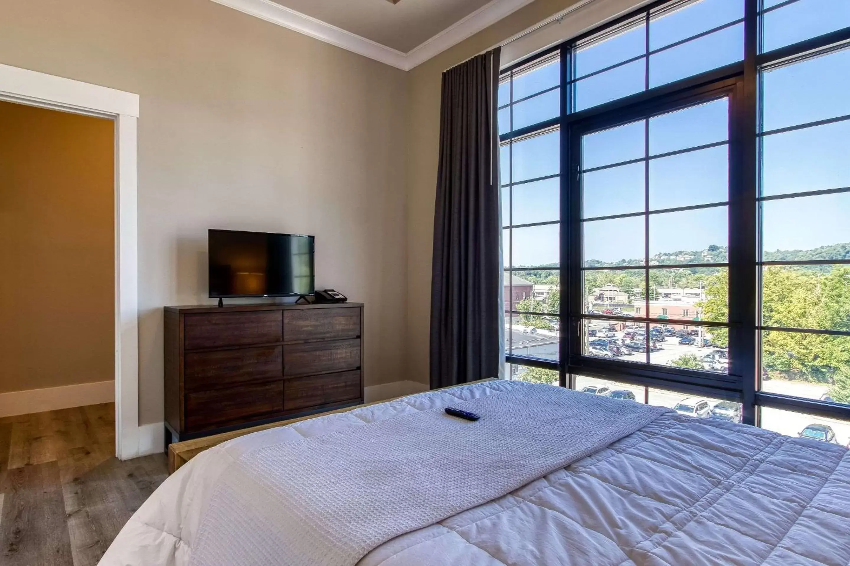 Photo of the whole room, Bed in Central Hotel, Ascend Hotel Collection