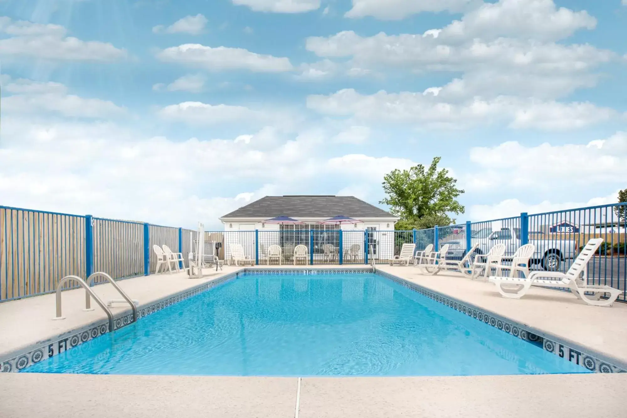 Day, Swimming Pool in Baymont by Wyndham Tuscaloosa