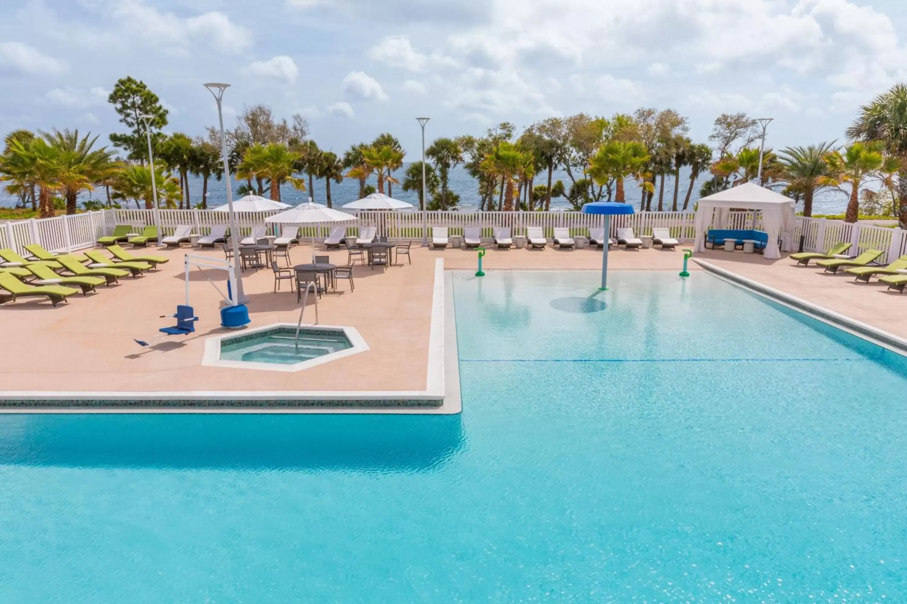 Swimming Pool in Courtyard By Marriott Titusville Kennedy Space Center