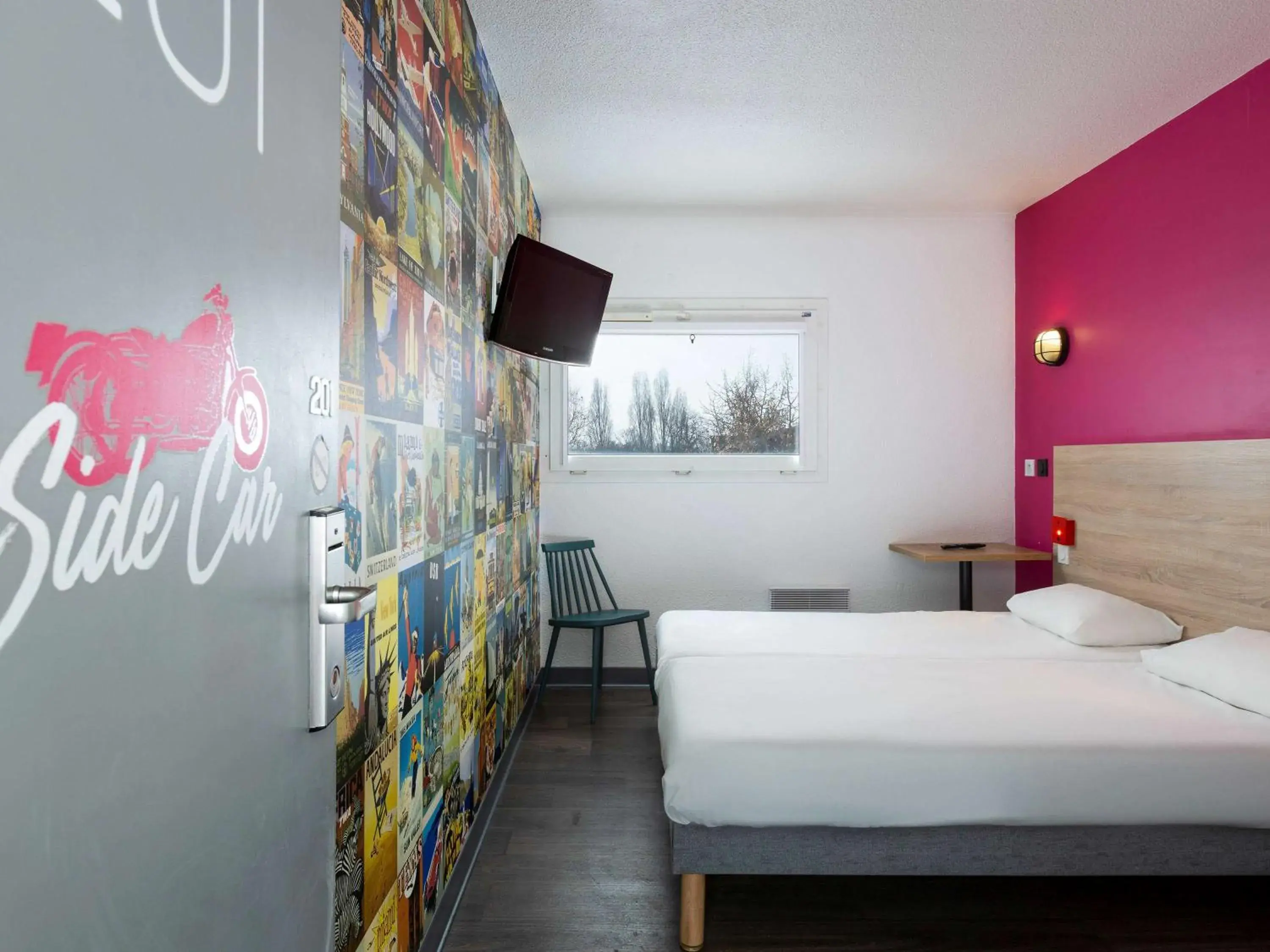Photo of the whole room, Bed in hôtel F1 Strasbourg Sud La Vigie Photo of the whole room, Bed in hôtel F1 Strasbourg Sud La Vigie
