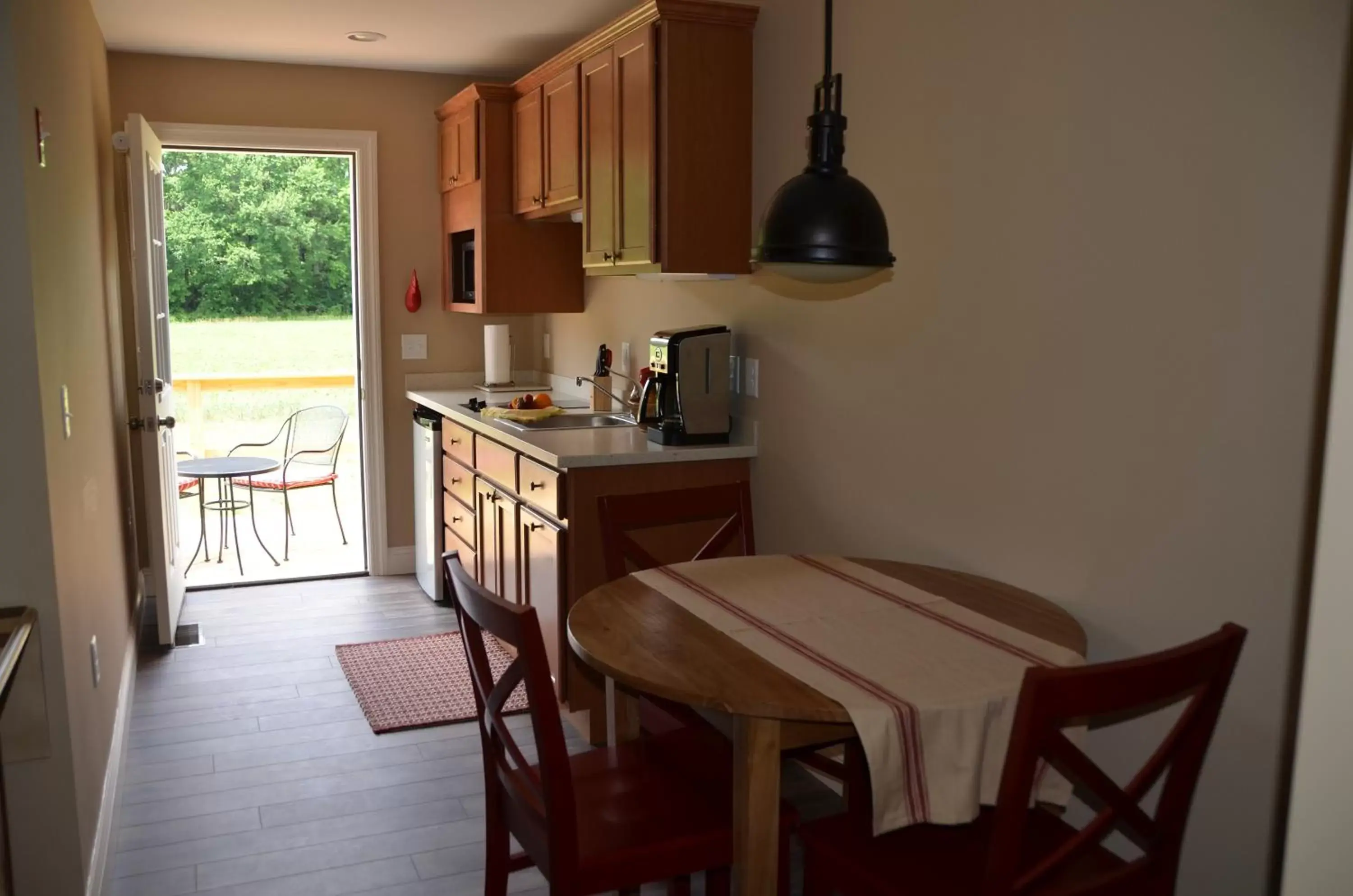 Kitchen/Kitchenette in Inn at Huntingfield Creek