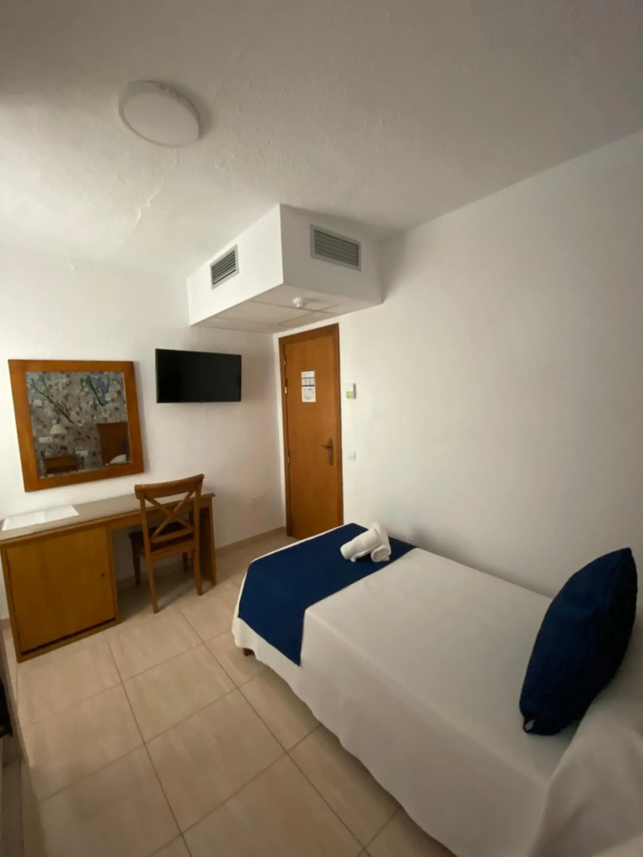 Other, TV/Entertainment Center in Hostal Mar y Huerta