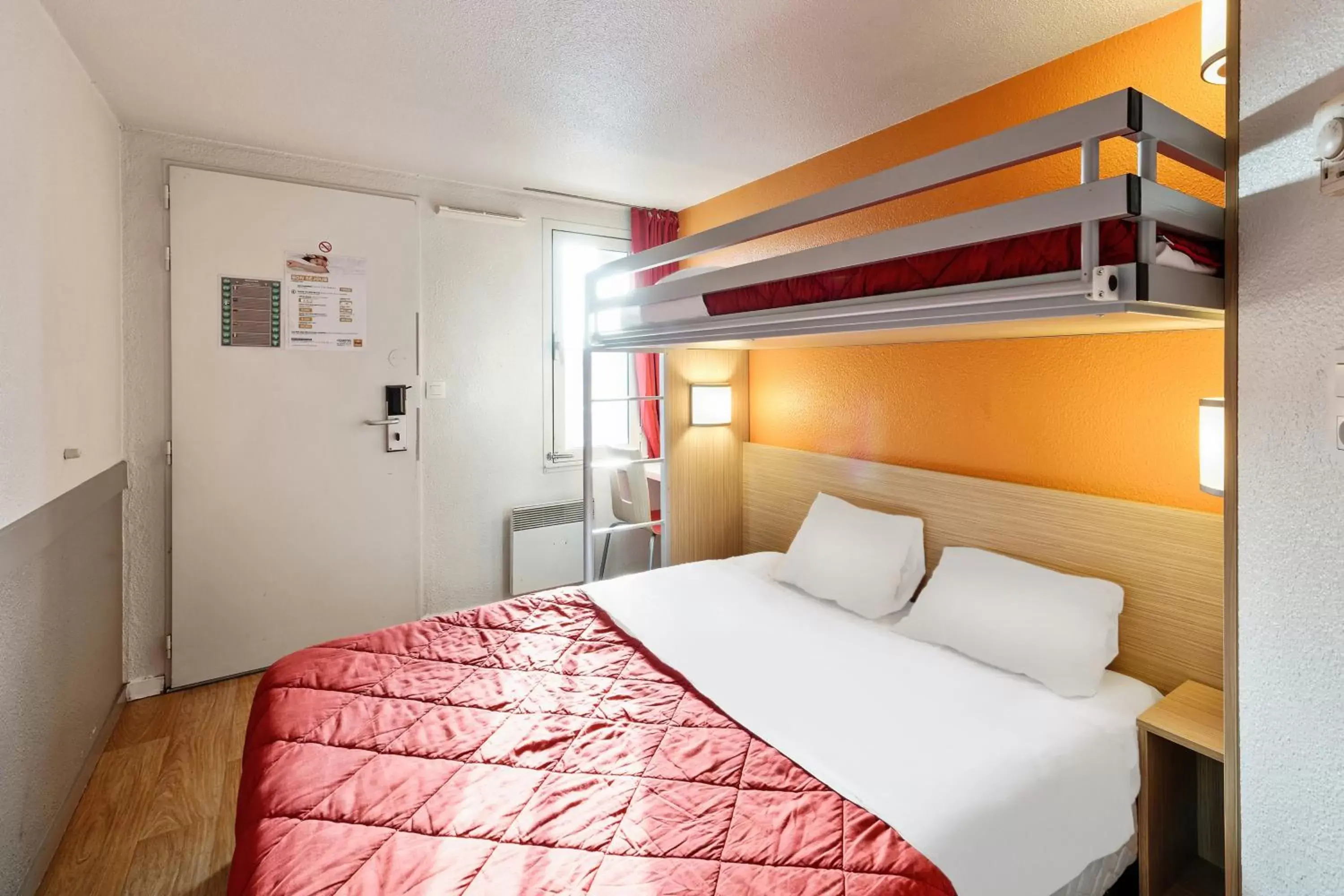 Bedroom, Bunk Bed in Premiere Classe Dijon Sud - Marsannay