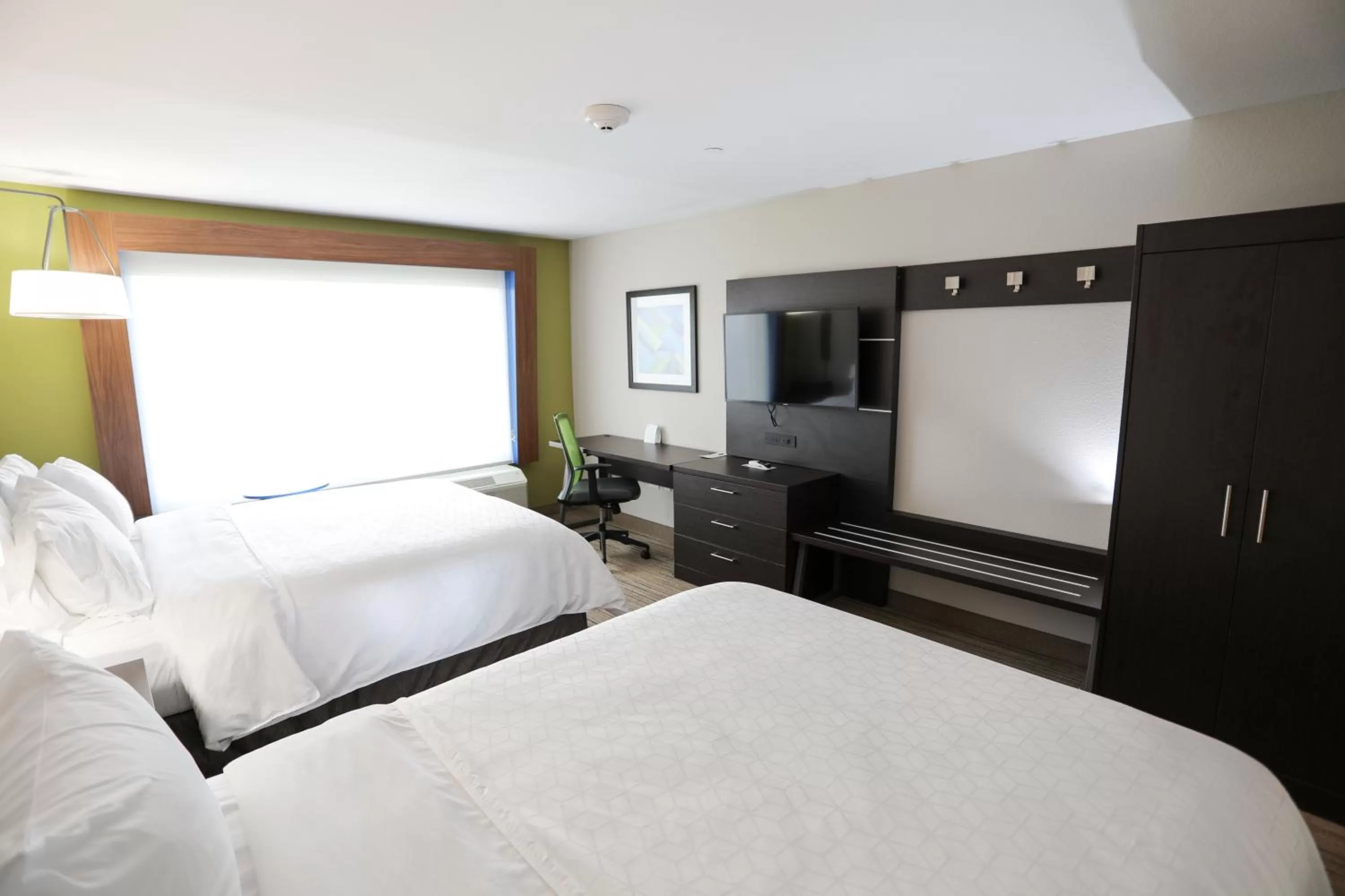 Photo of the whole room, Bed in Holiday Inn Express & Suites - Forney by IHG