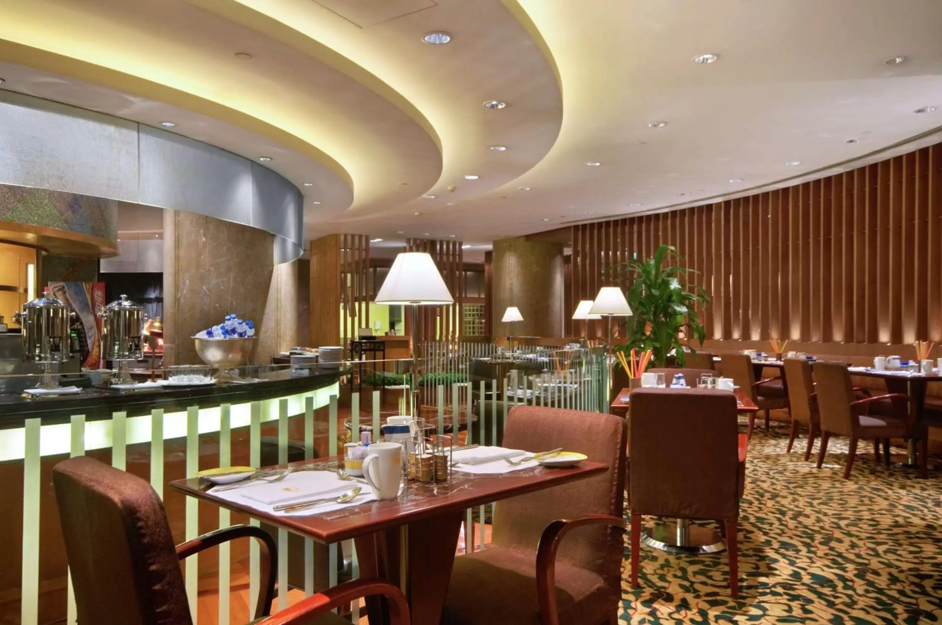 Restaurant/Places to Eat in Hilton Chongqing