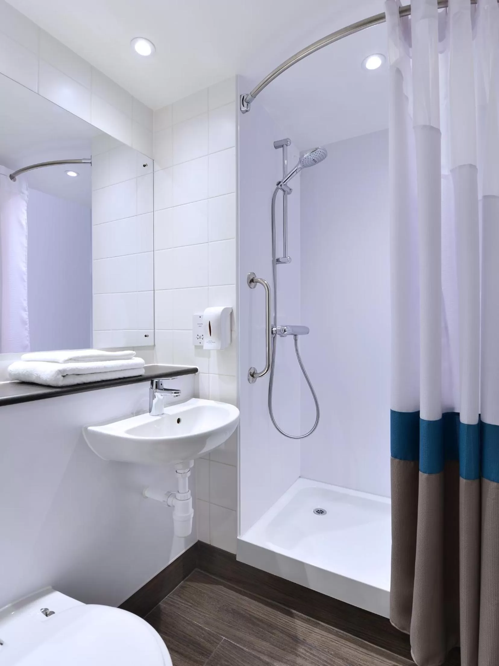 Shower in Travelodge Plus Galway