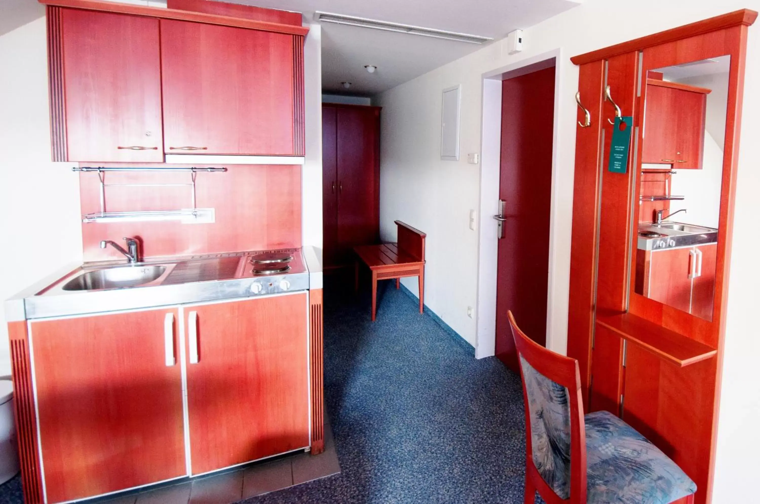 Kitchen or kitchenette, Kitchen/Kitchenette in Hotel Allegro Wien