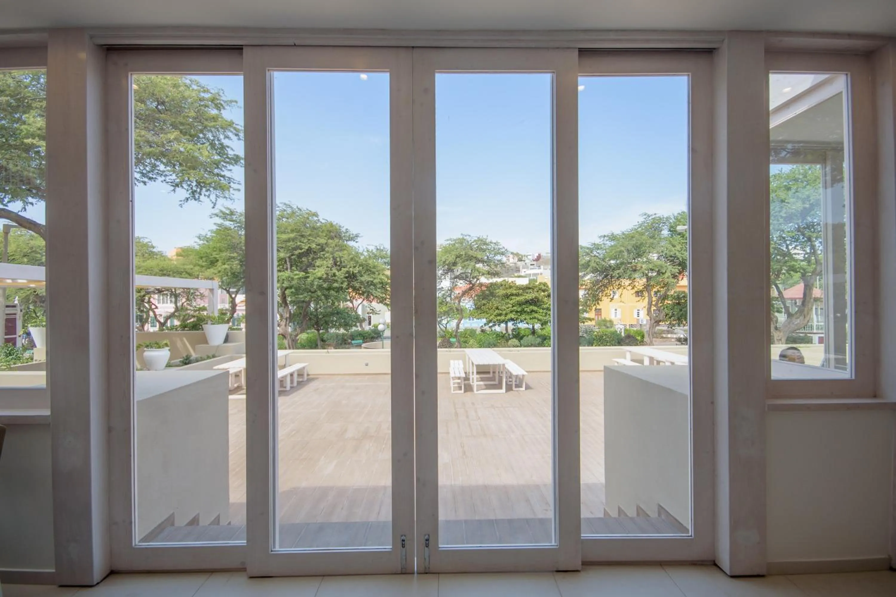 Lounge or bar in Oasis Porto Grande