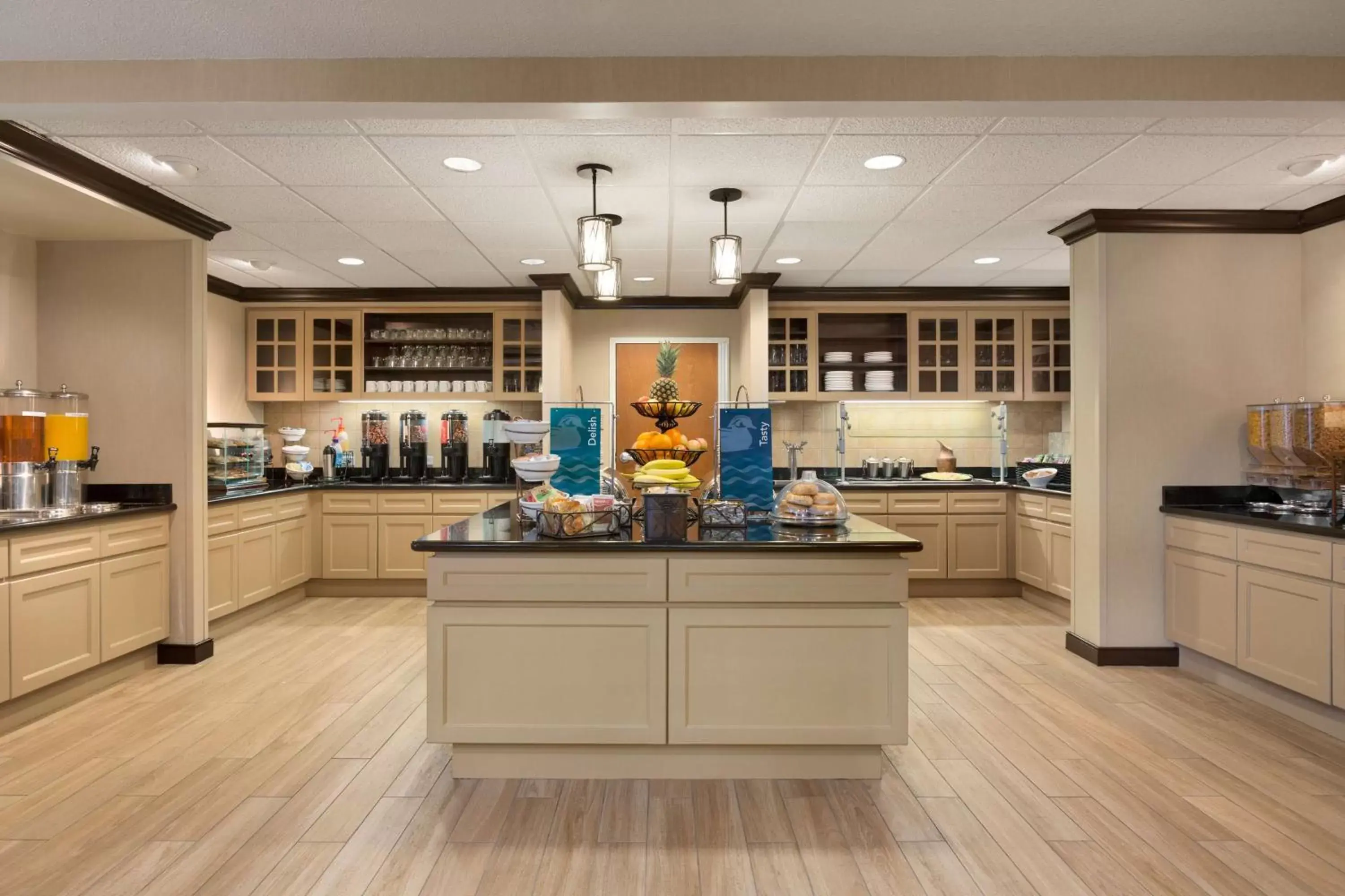 Breakfast in Homewood Suites by Hilton Denver Tech Center