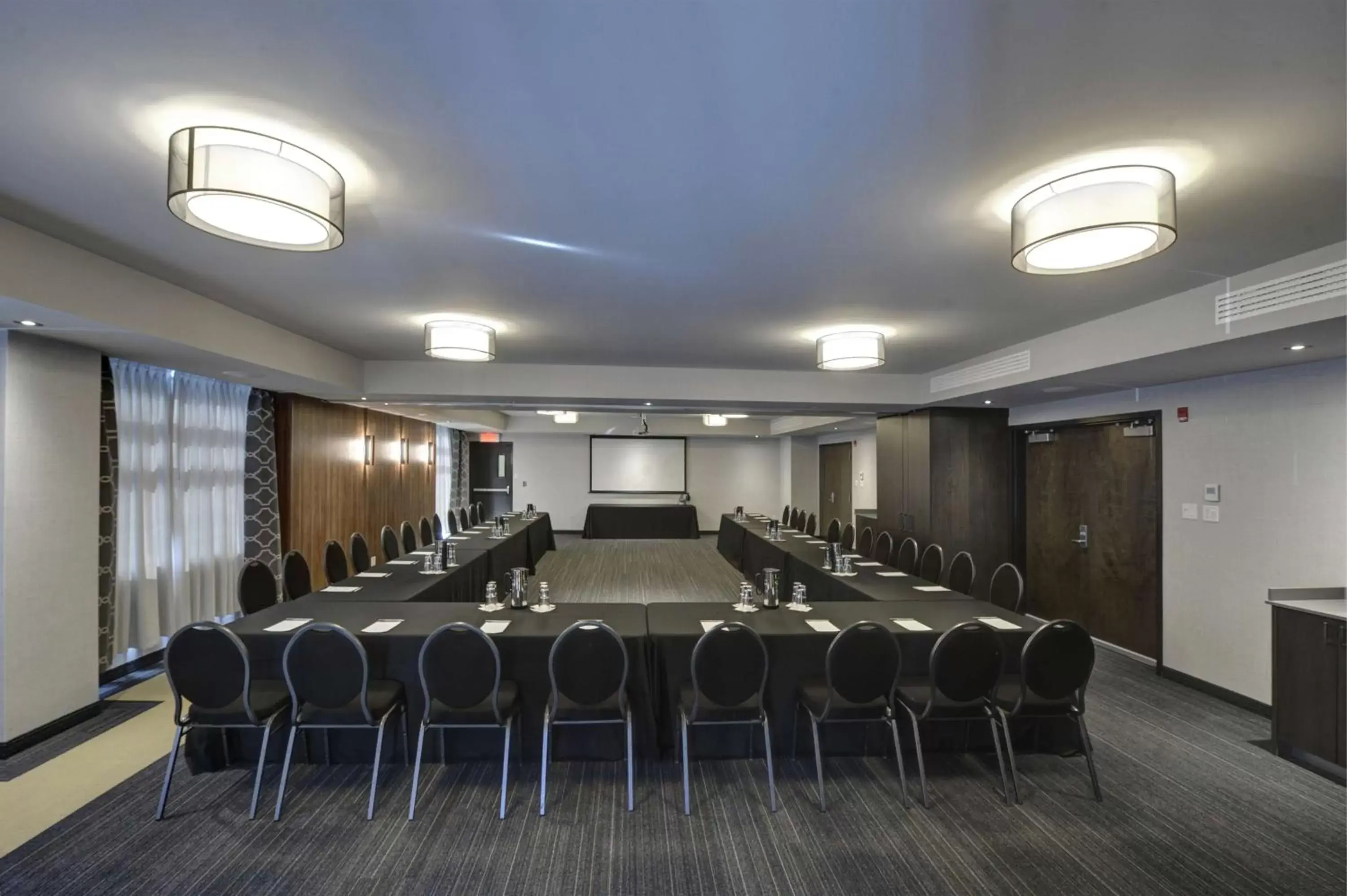 Meeting/conference room in Hampton Inn & Suites By Hilton Quebec City /Saint-Romuald
