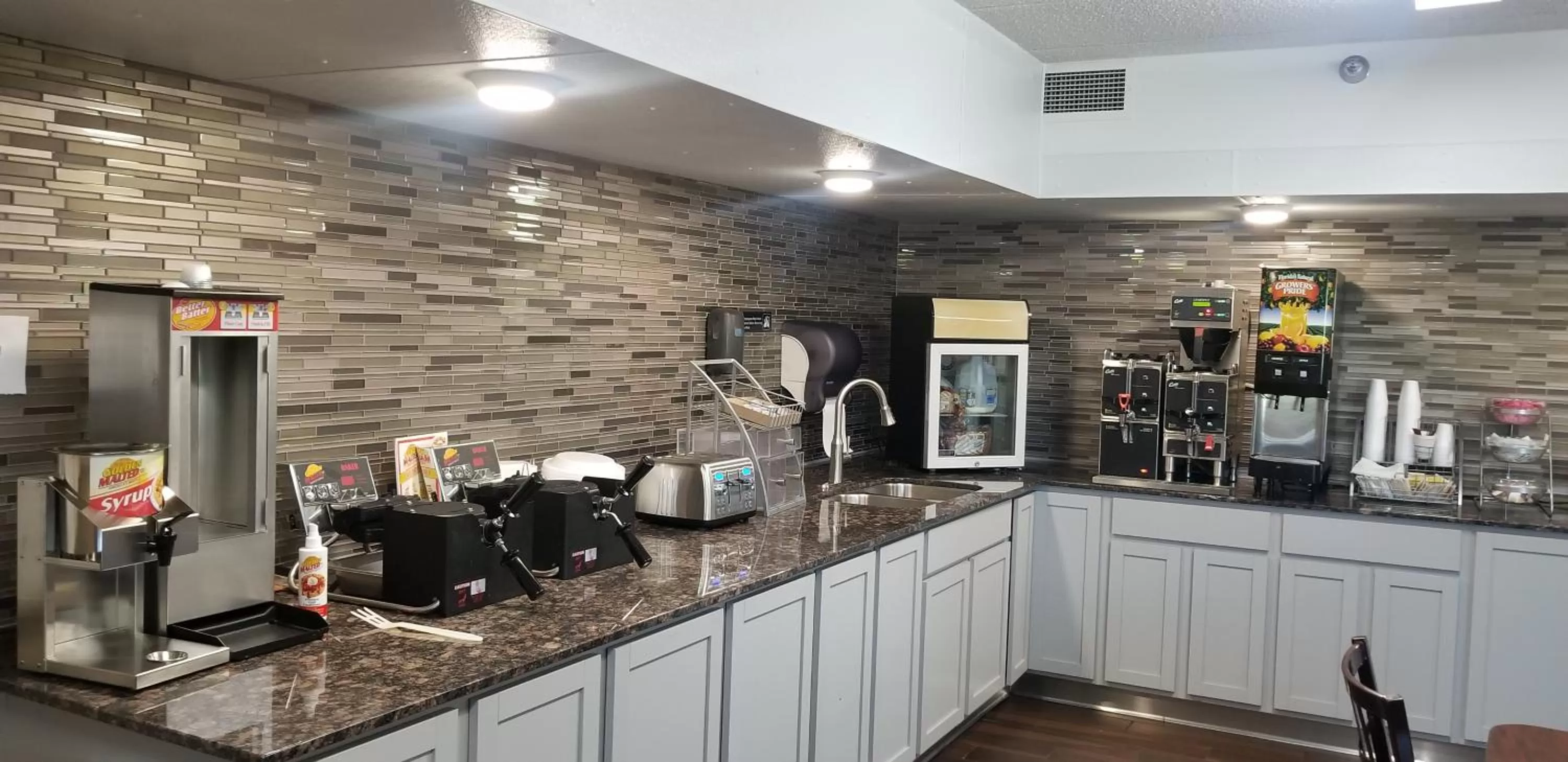 Breakfast in Super 8 by Wyndham Brooklyn Center/MPLS