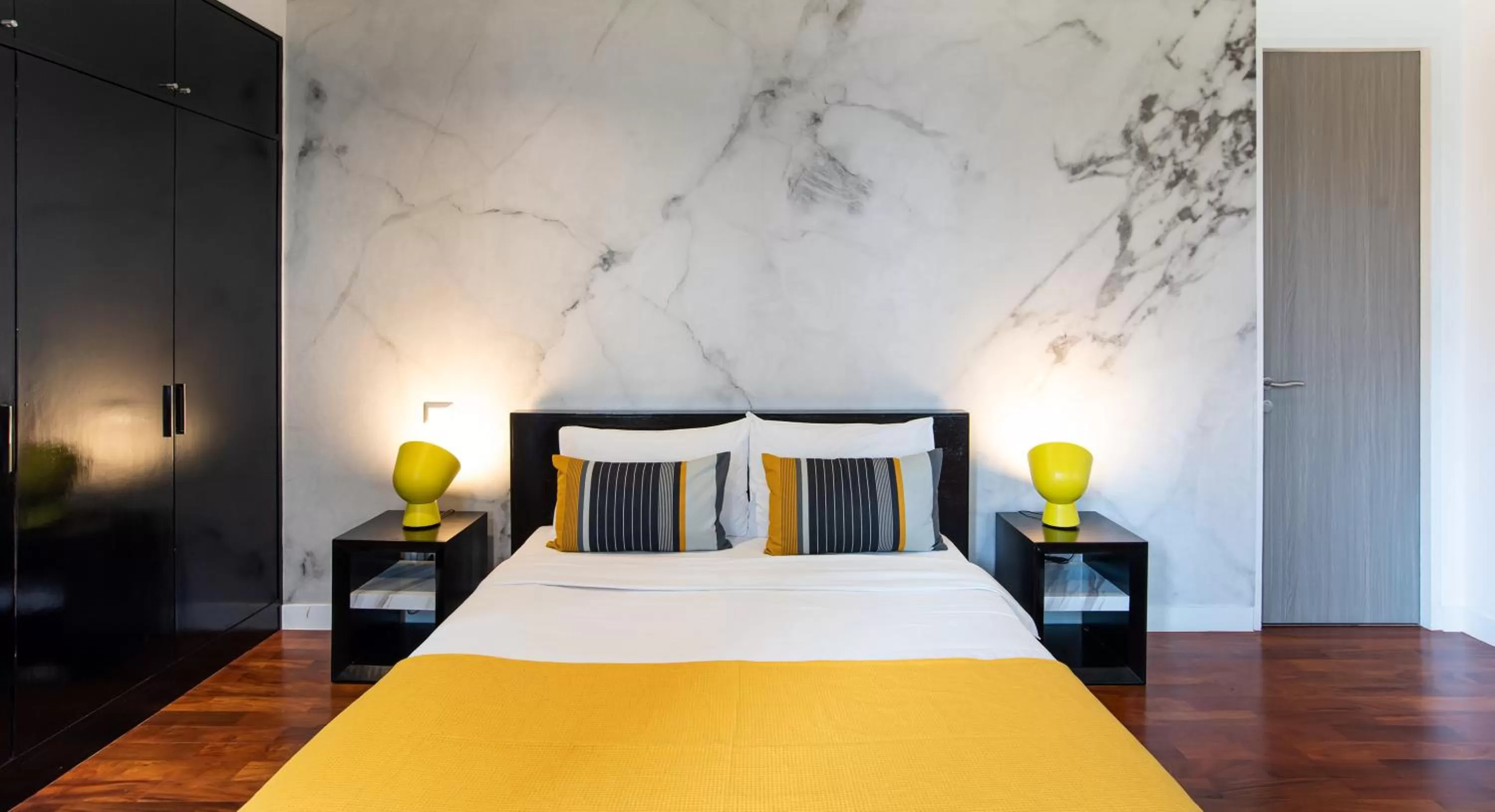 Bedroom, Bed in Benviar Tonson Residence