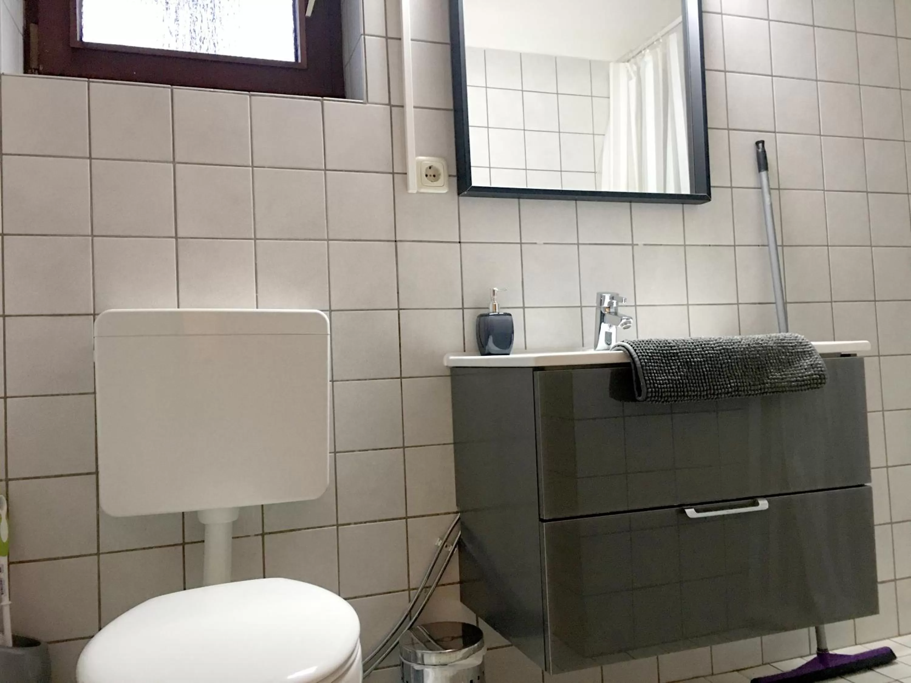 Bathroom in Hana Aparthotel