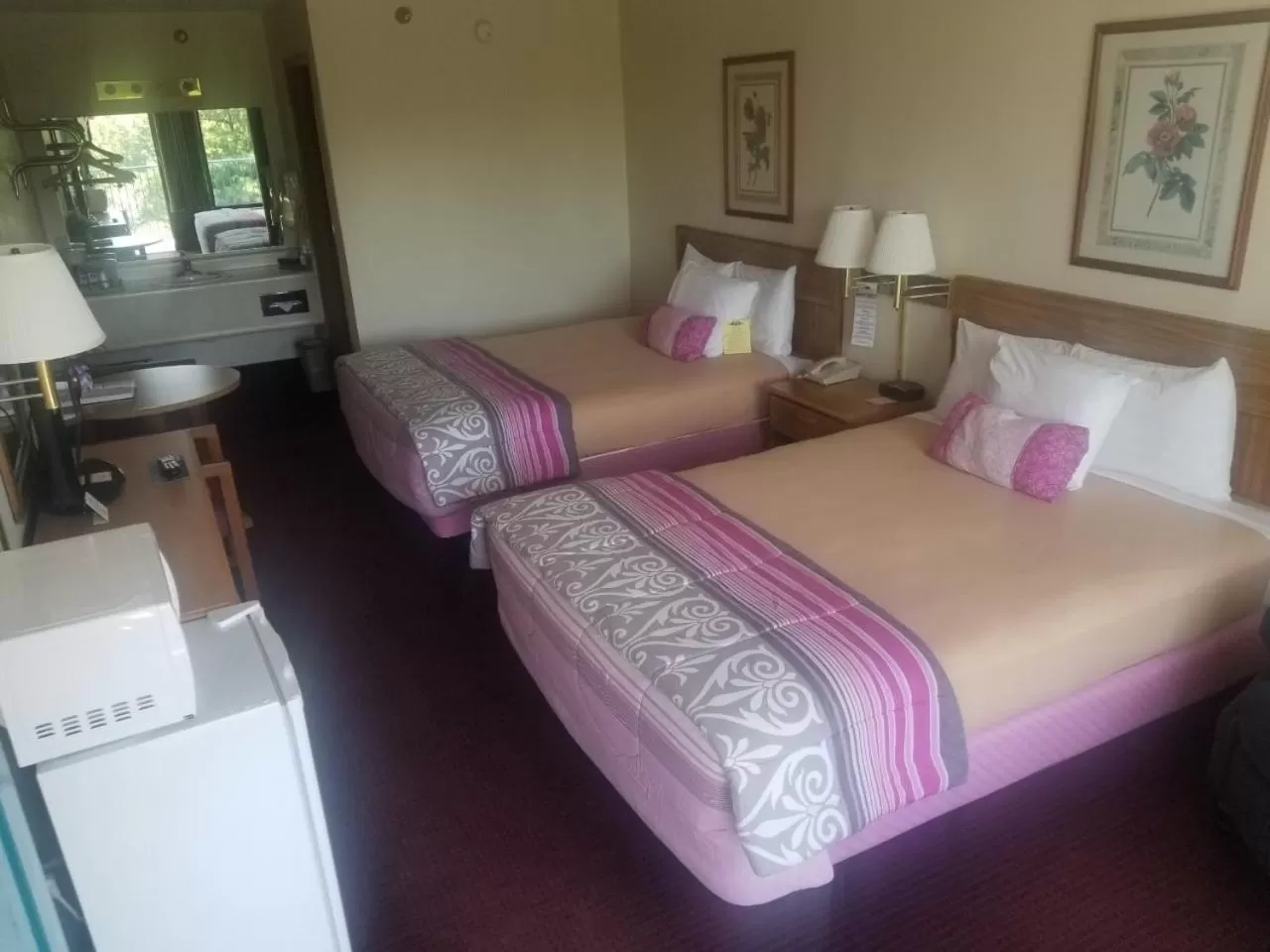 Bed in Ozark Valley Inn