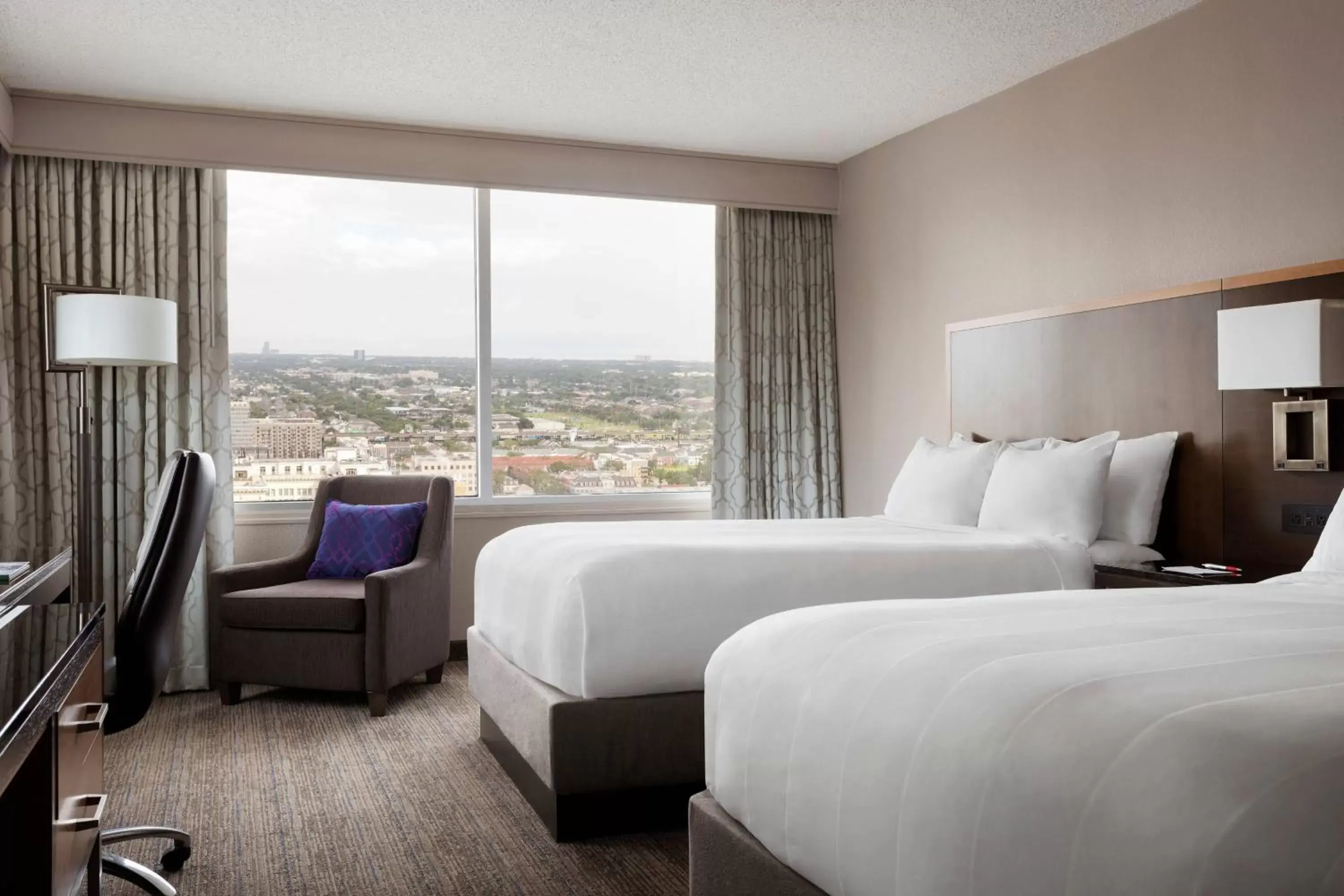 Photo of the whole room in New Orleans Marriott