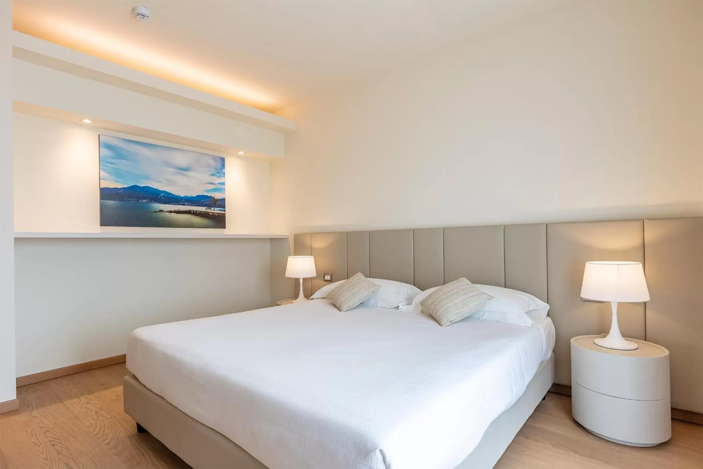 Bedroom, Bed in Leonardo Hotel Lago di Garda - Wellness and Spa