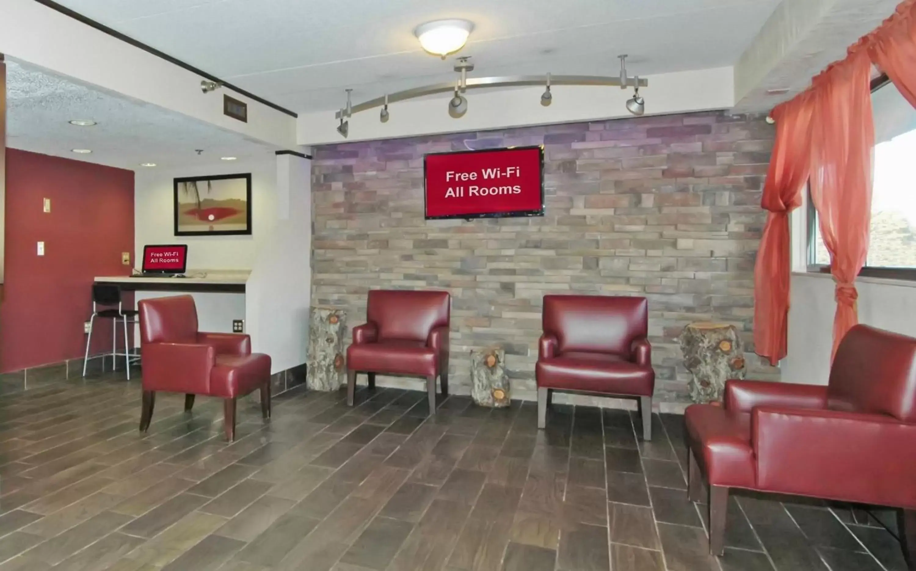 Lobby or reception, Lounge/Bar in Red Roof Inn PLUS Chicago - Hoffman Estates