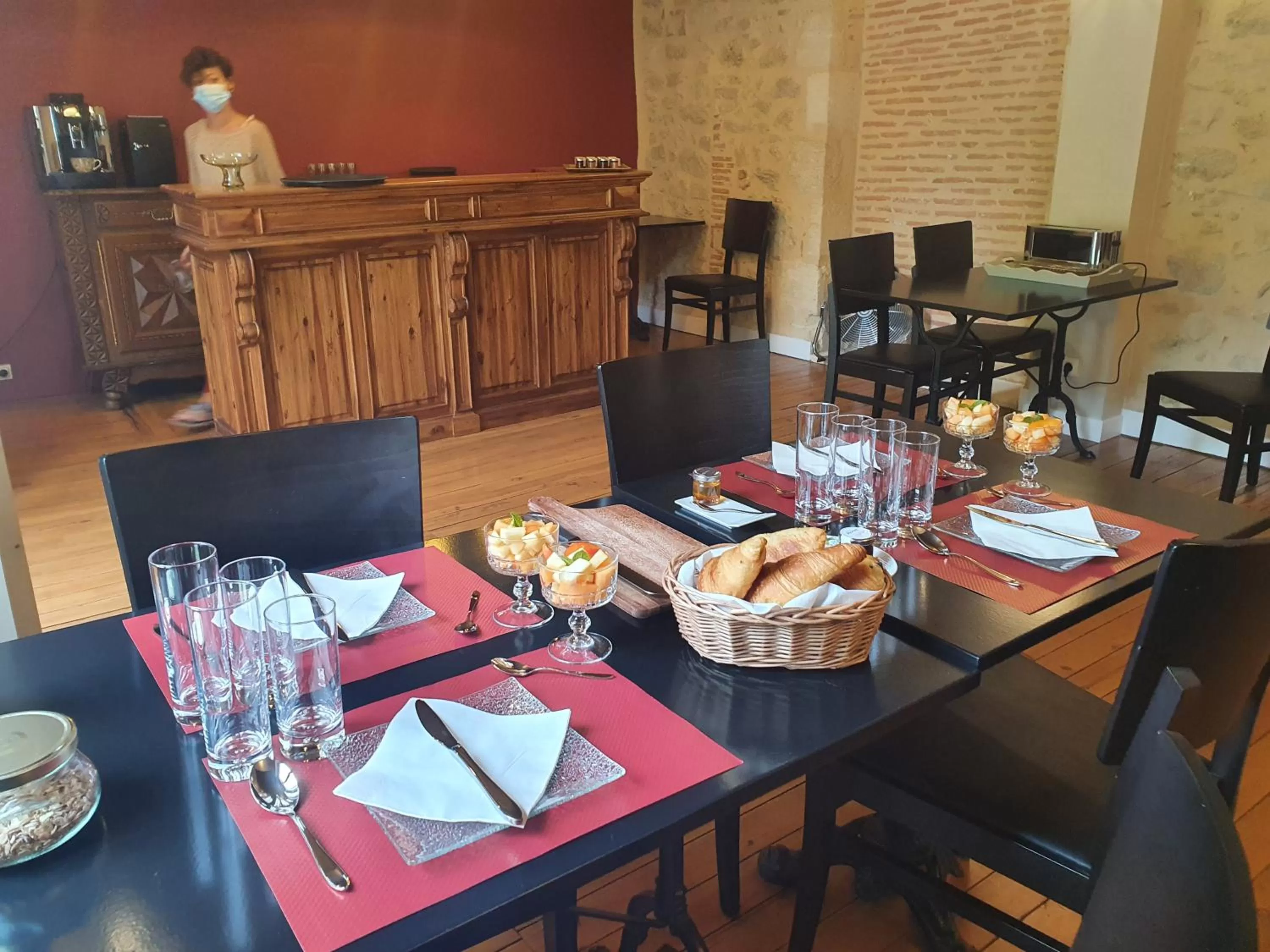 Breakfast, Restaurant/Places to Eat in Le Rodin Bazas