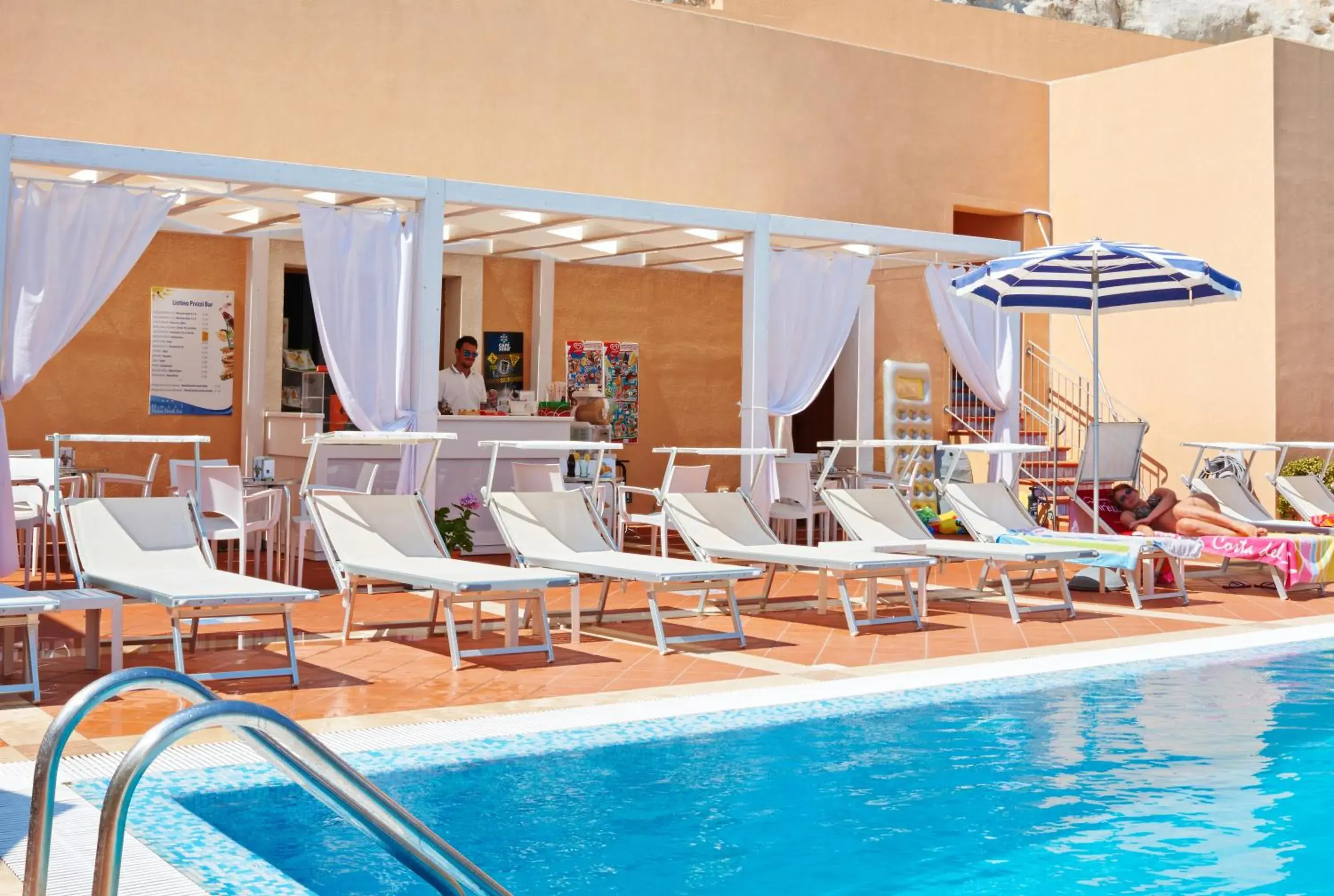 Swimming pool in Hotel Punta Nord Est
