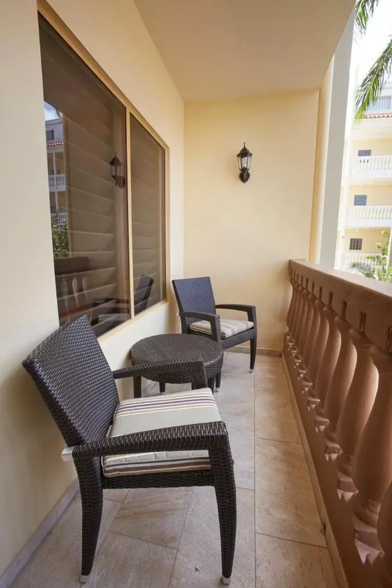 Balcony/Terrace, Seating Area in Eagle Aruba Resort & Casino