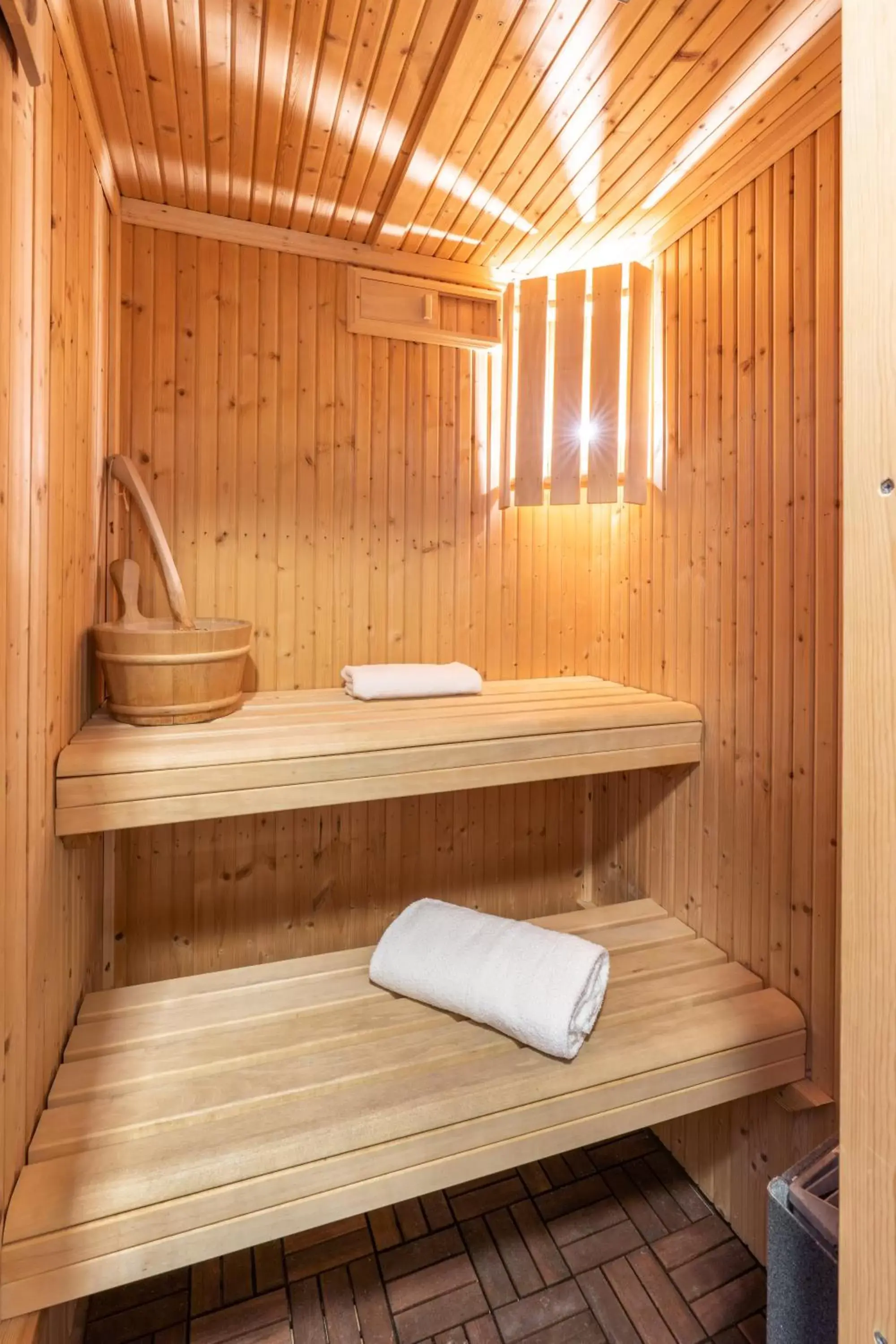 Sauna in L'Absinthe Hotel