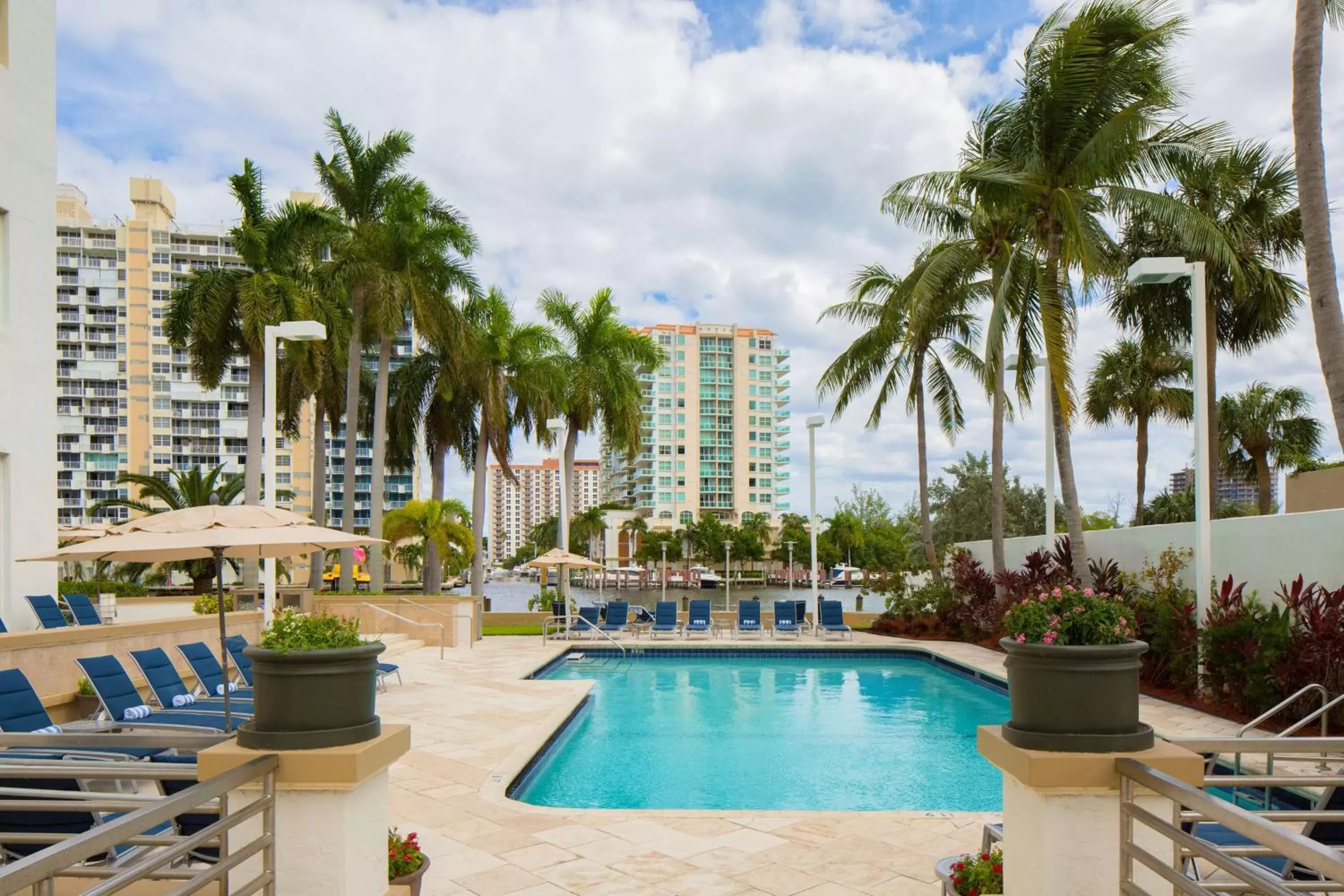 Pool view, Swimming Pool in GALLERYone - a DoubleTree Suites by Hilton Hotel