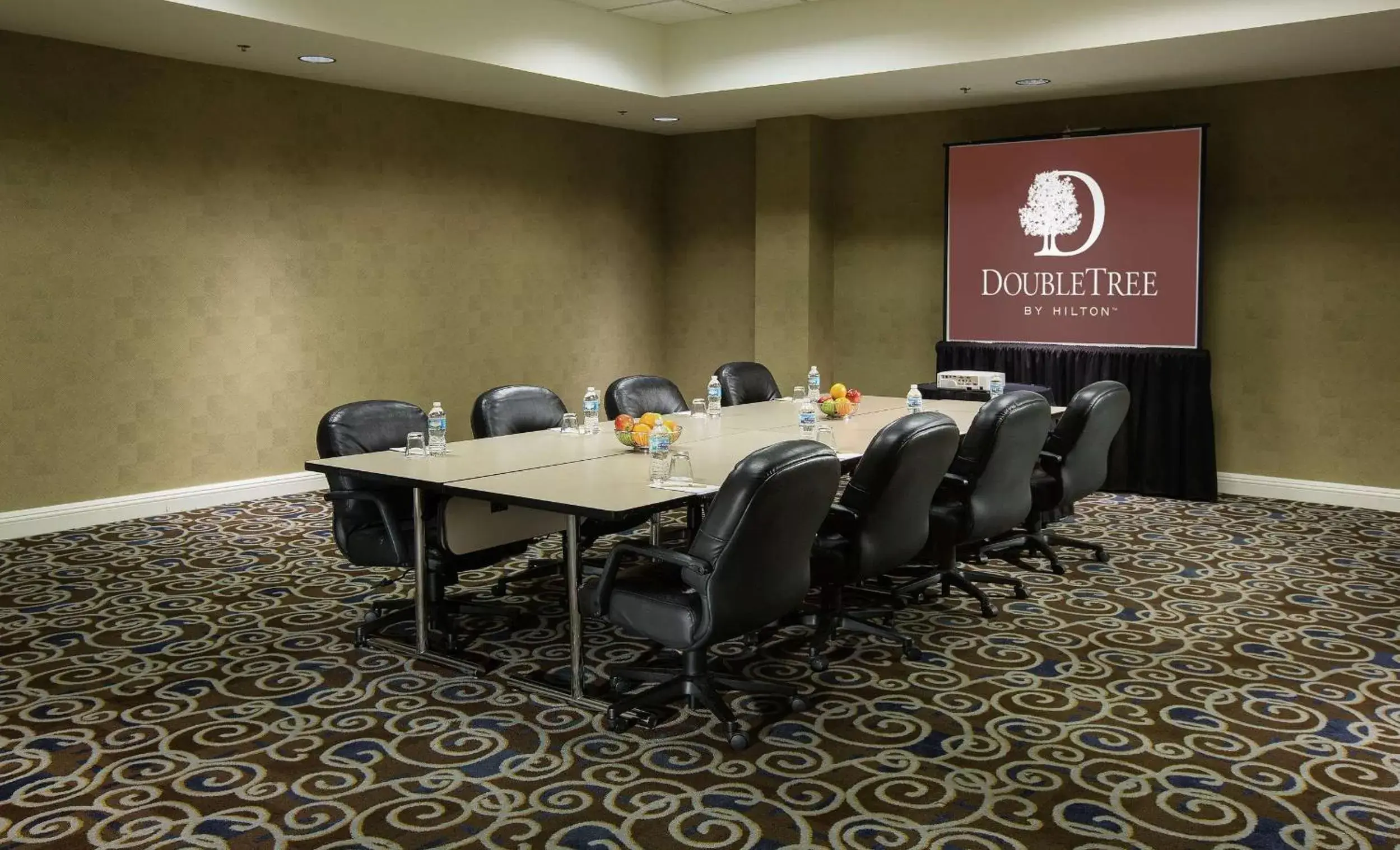 Meeting/conference room in DoubleTree by Hilton Chicago O'Hare Airport-Rosemont