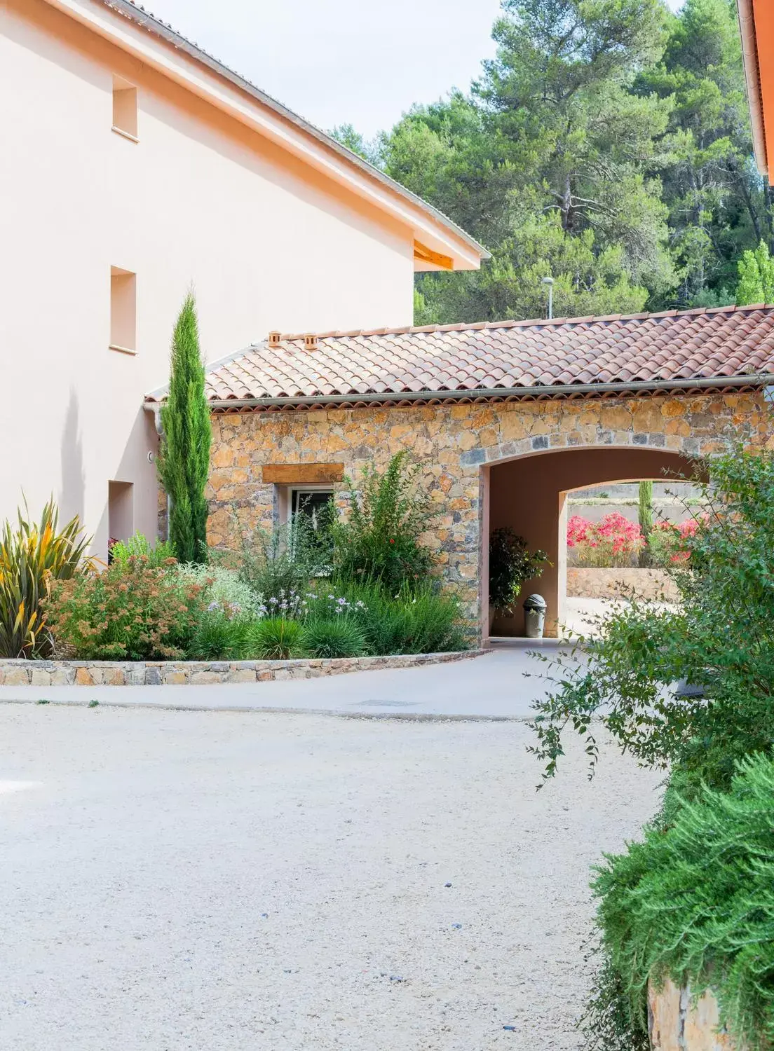 Facade/entrance, Property Building in The Originals City, Hôtel Les Bastides du Gapeau