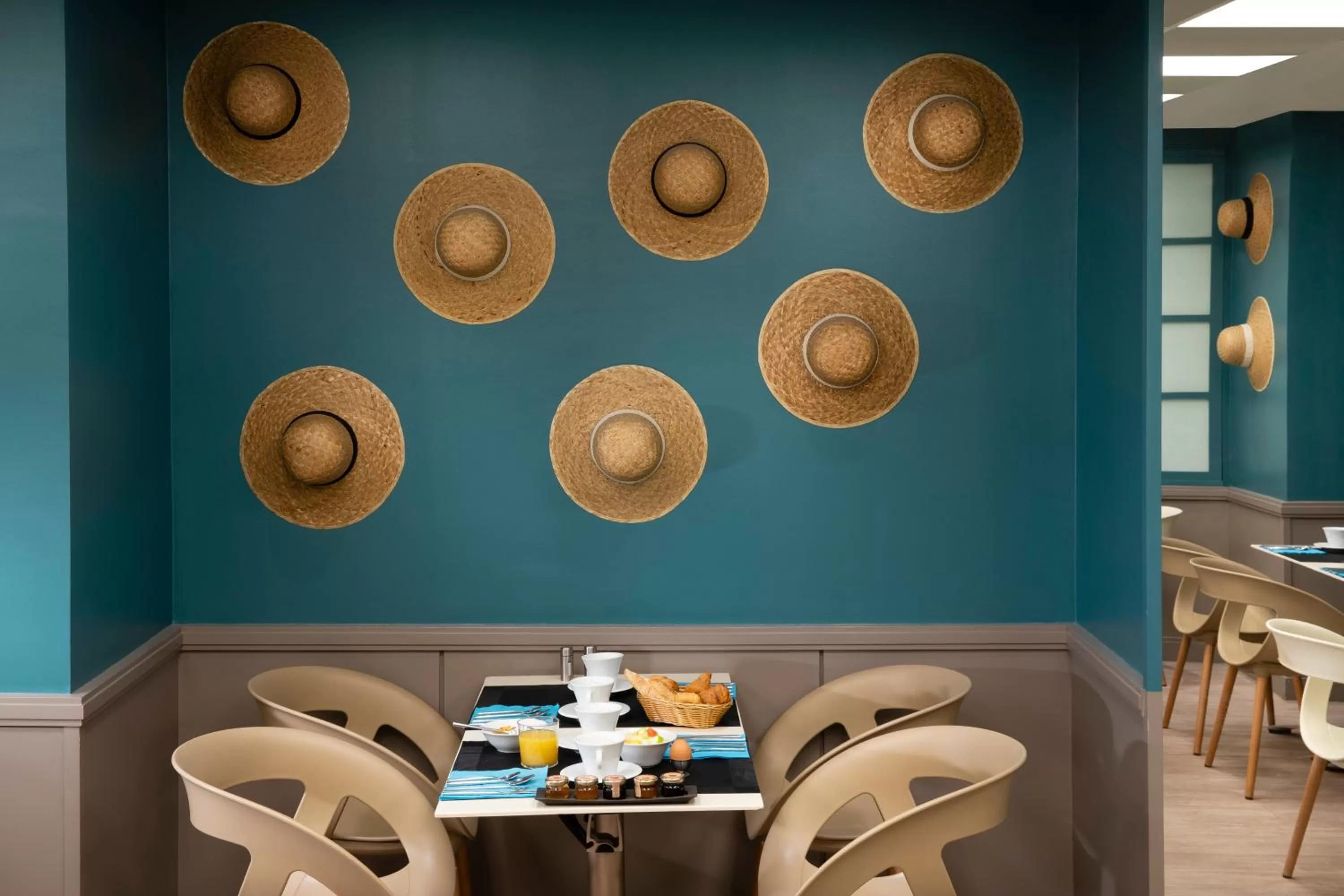 Breakfast in Paris Bastille