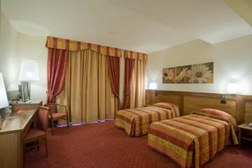 Photo of the whole room, Bed in Hotel Master