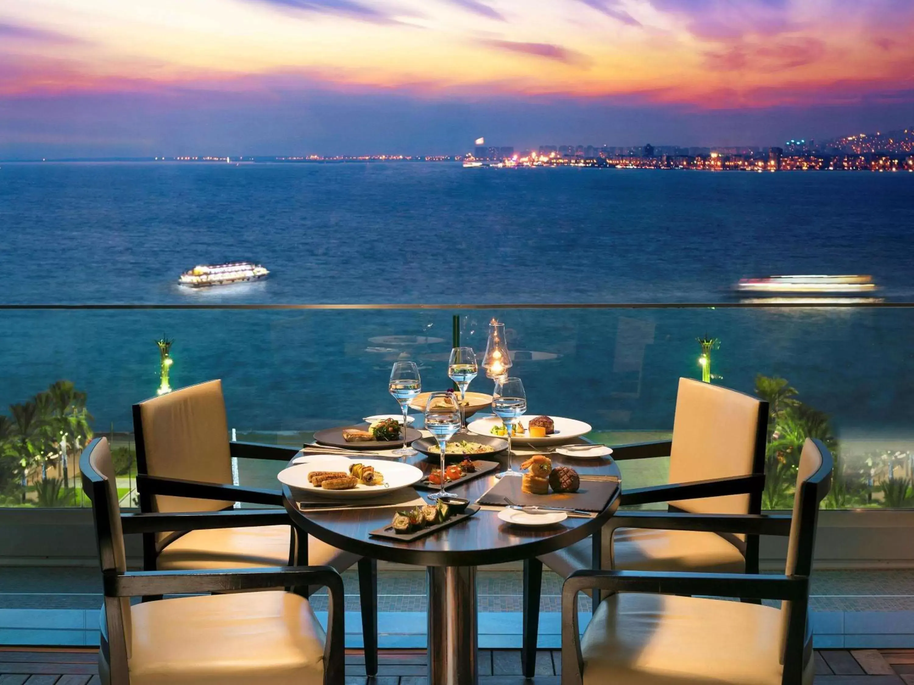 Restaurant/Places to Eat in Swissotel Buyuk Efes Izmir