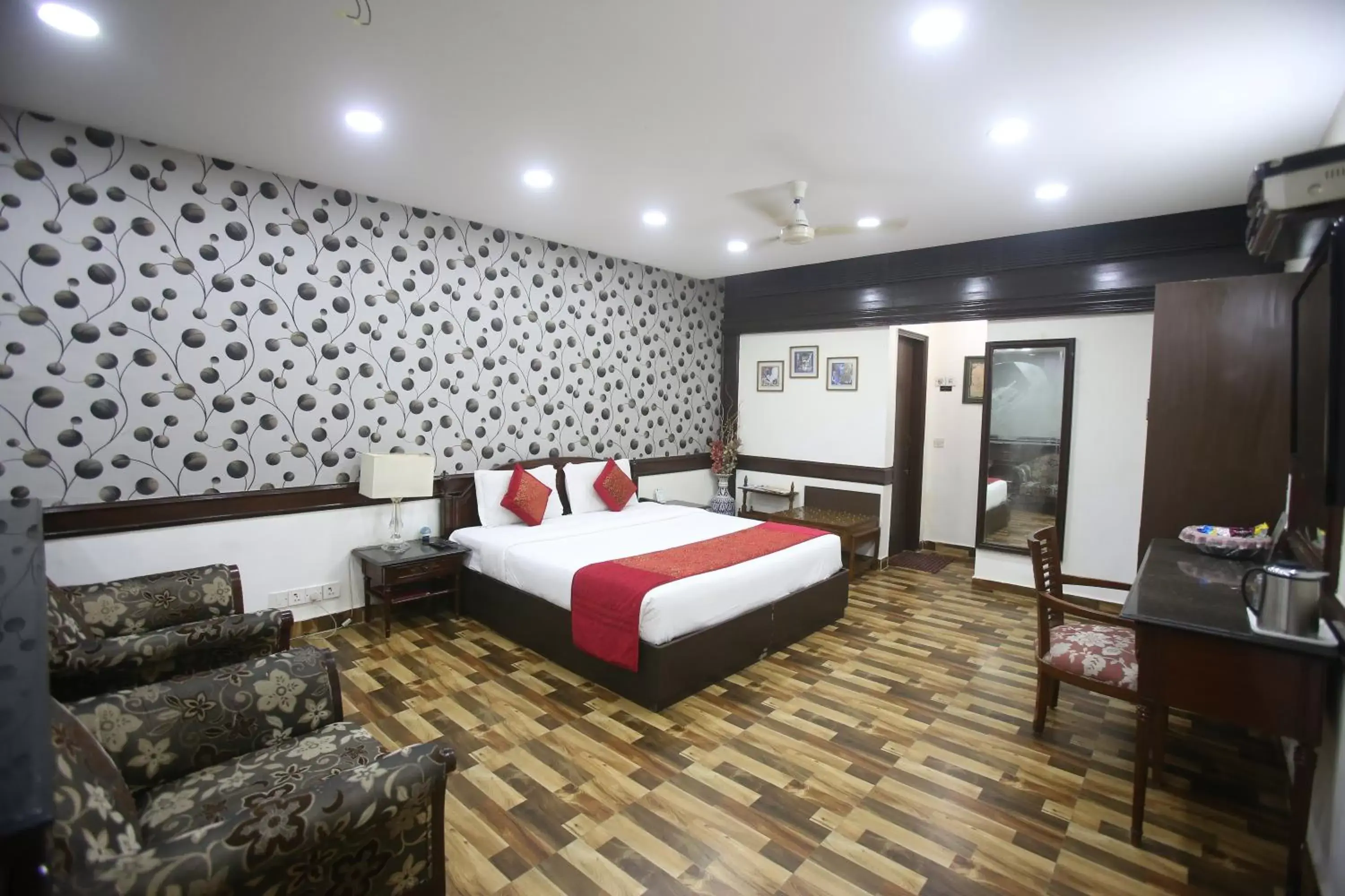 Hotel Amar Inn by Quadis - Lajpat Nagar Hotel Amar Inn by Quadis - Lajpat Nagar
