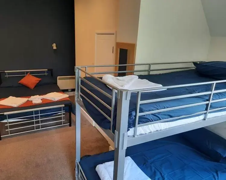 Bed, Bunk Bed in Mount Stuart Hotel