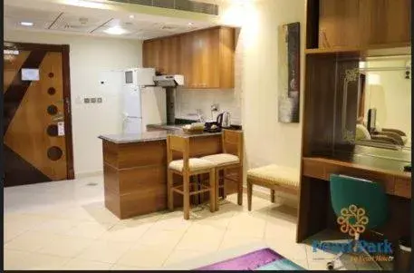 Kitchen/Kitchenette in Pearl Executive Hotel Apartments